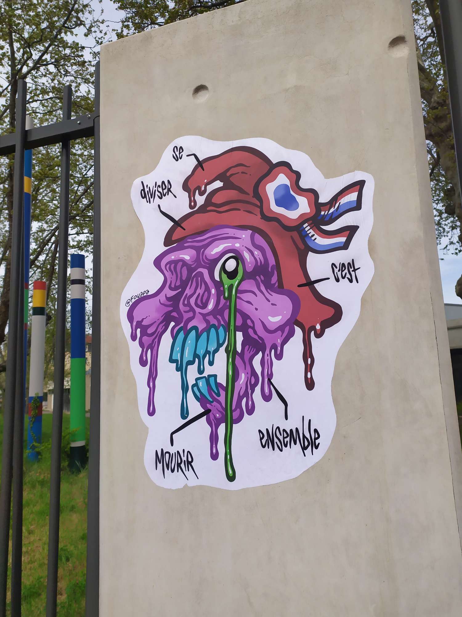 
								Street-art graffiti fresque 
								Fouapa 
									105 Cours Albert Thomas
									69003
									Lyon
									France 
									Ira LaPerla
								Street-Art-Safari.com
								