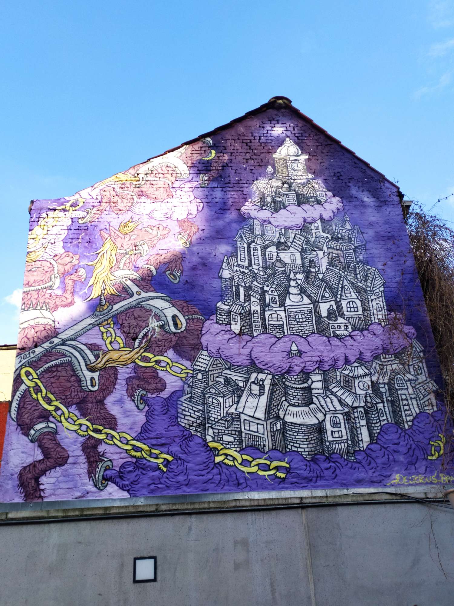 
								Street-art graffiti fresque 
								 
									1f Vossenstraat
									1000
									Brussel
									Belgium 
									Ira LaPerla
								Street-Art-Safari.com
								