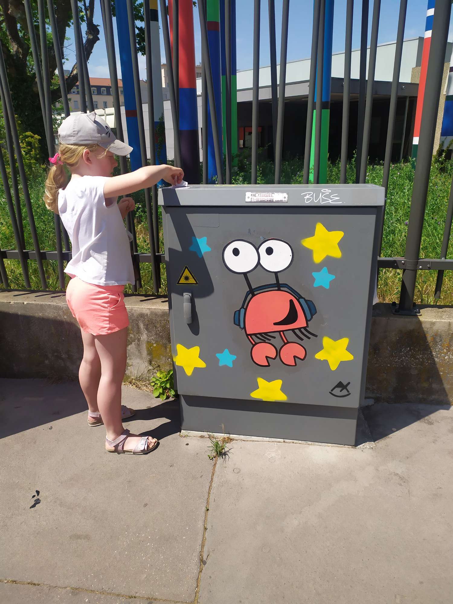 
								Street-art graffiti fresque 
								Ax Creart 
									96 Cours Albert Thomas
									69008
									Lyon
									France 
									Ira LaPerla
								Street-Art-Safari.com
								