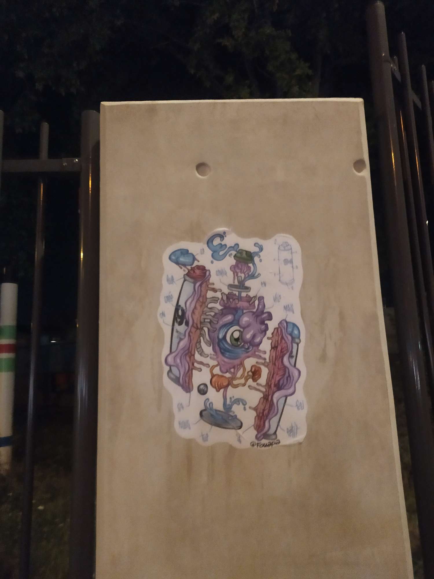 
								Street-art graffiti fresque 
								Fouapa 
									105 Cours Albert Thomas
									69003
									Lyon
									France 
									Ira LaPerla
								Street-Art-Safari.com
								