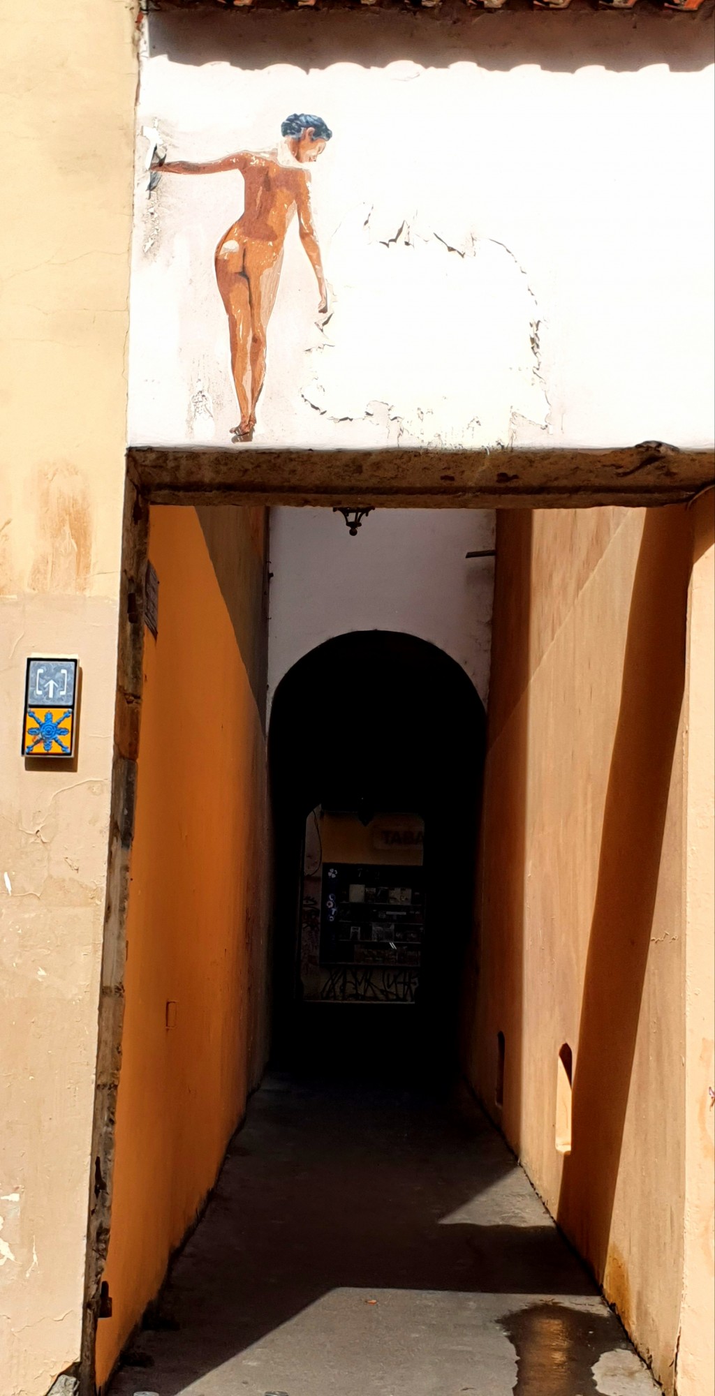 
								Street-art graffiti fresque 
								Big Ben 
									21 Rue de la Martini&egrave;re
									
									Lyon
									France 
									Pat Finder
								Street-Art-Safari.com
								