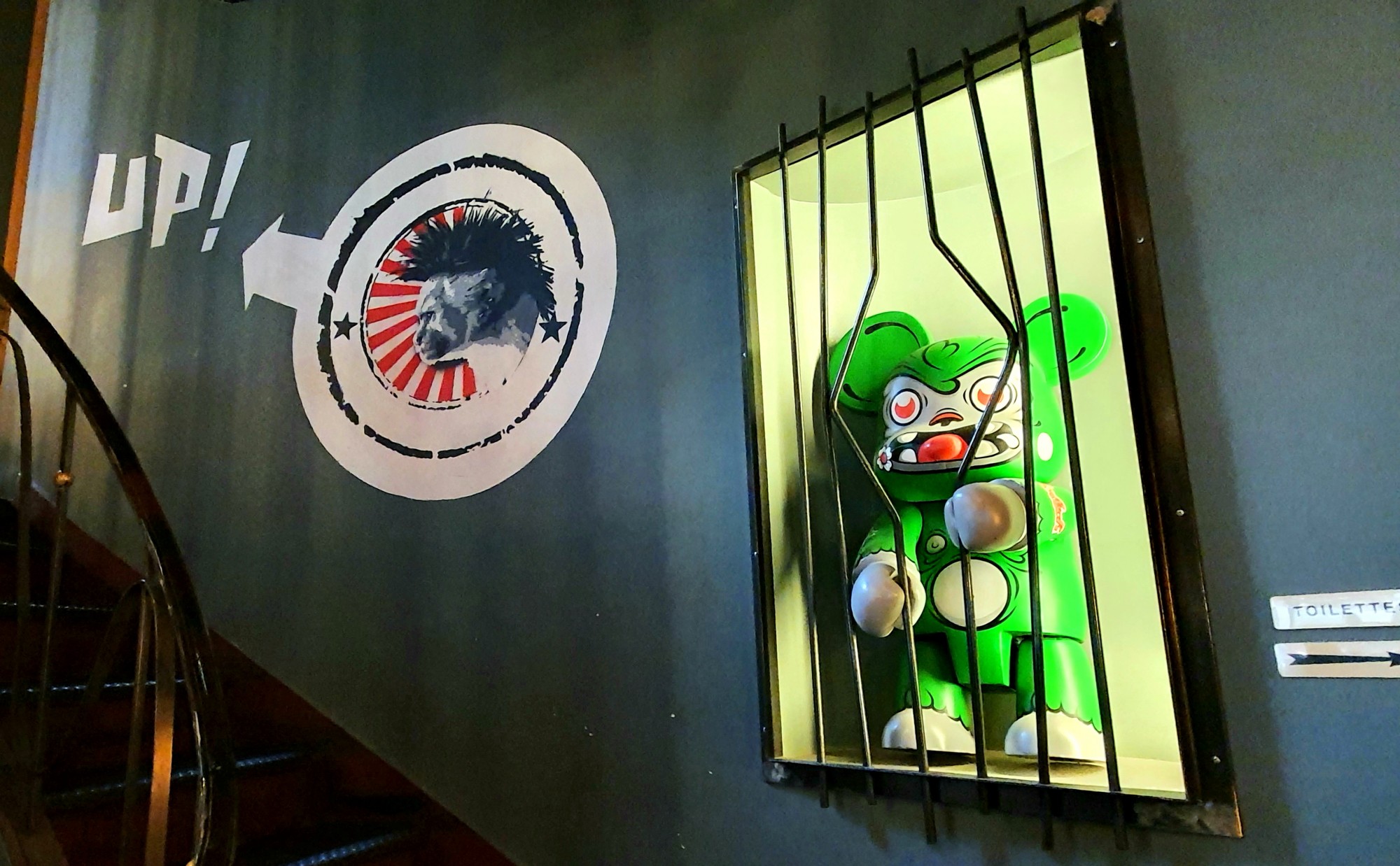 
								Street-art graffiti fresque 
								Abys 
									146-154 Avenue Mar&eacute;chal de Saxe
									
									Lyon
									France 
									Pat Finder
								Street-Art-Safari.com
								