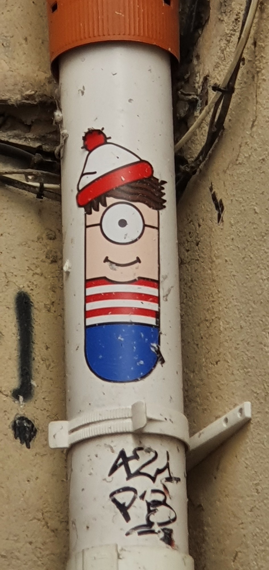 
								Street-art graffiti fresque 
								TOKI art 
									25 Rue Ren&eacute; Leynaud
									69001
									Lyon
									France 
									Pat Finder
								Street-Art-Safari.com
								