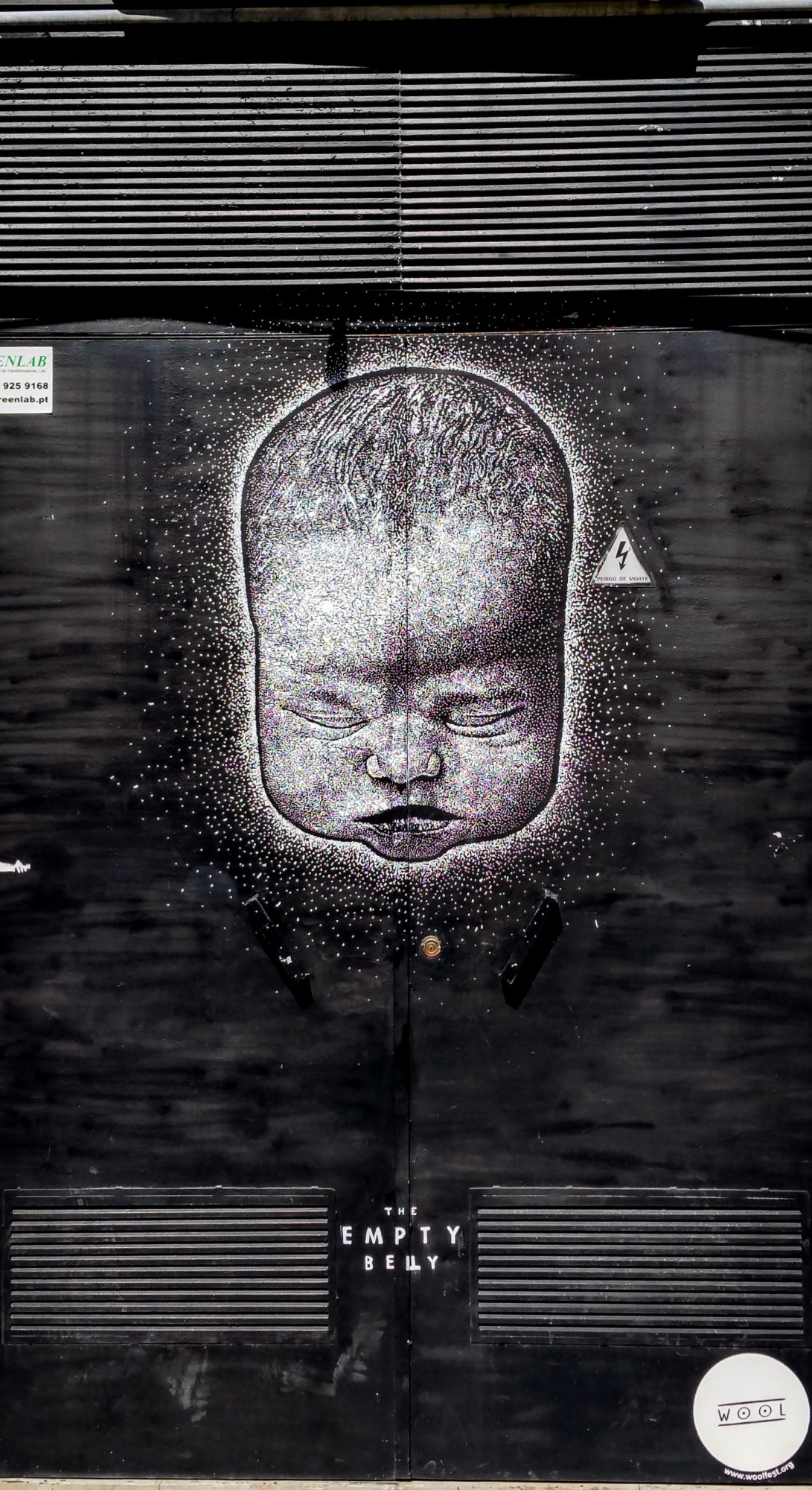 
								Street-art graffiti fresque 
								 
									101-95 Rua Rodrigues de Faria
									
									Lisboa
									Portugal 
									Pat Finder
								Street-Art-Safari.com
								