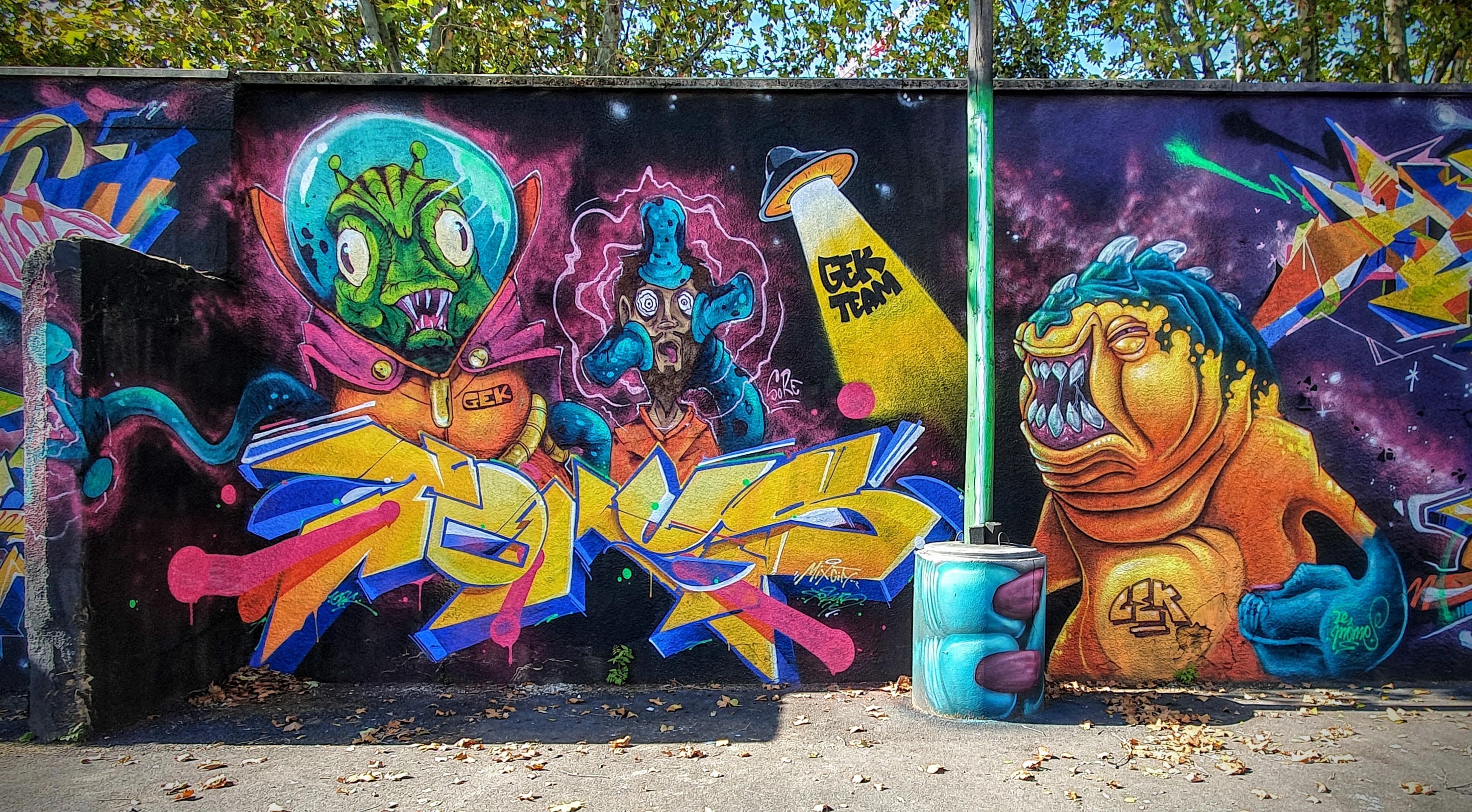 
								Street-art graffiti fresque 
								Le M&ocirc;me 
									10 Rue L&eacute;on Chomel
									
									Villeurbanne
									France 
									Pat Finder
								Street-Art-Safari.com
								