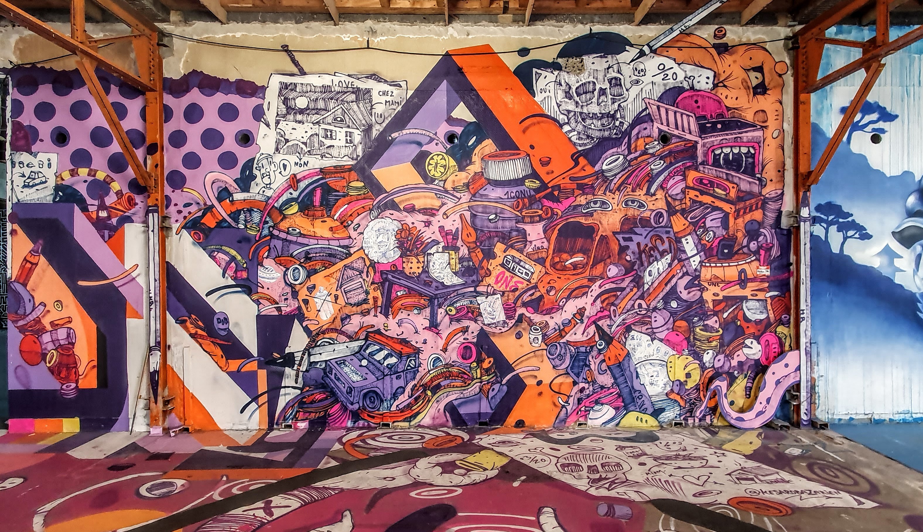 
								Street-art graffiti fresque 
								Kesadi 
									37 Rue Barr&egrave;me
									
									Lyon
									France 
									Pat Finder
								Street-Art-Safari.com
								