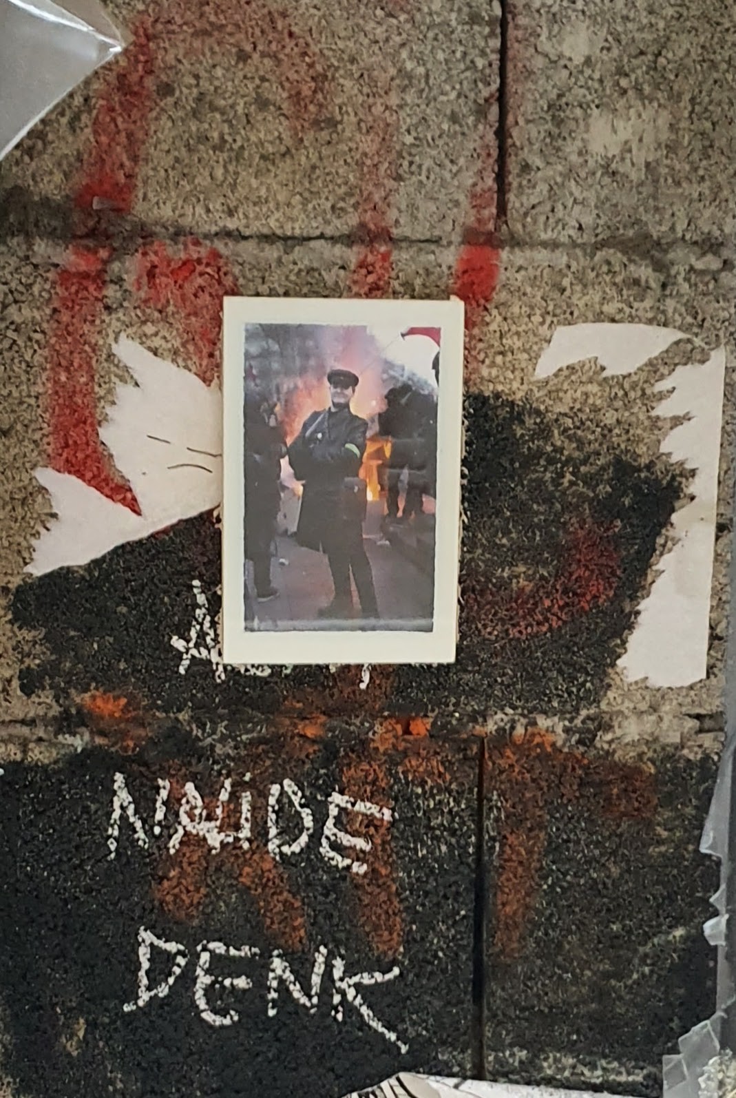 
								Street-art graffiti fresque 
								BackToTheStreet 
									4-6 Rue Sainte-Marie-des-Terreaux
									
									Lyon
									France 
									Pat Finder
								Street-Art-Safari.com
								