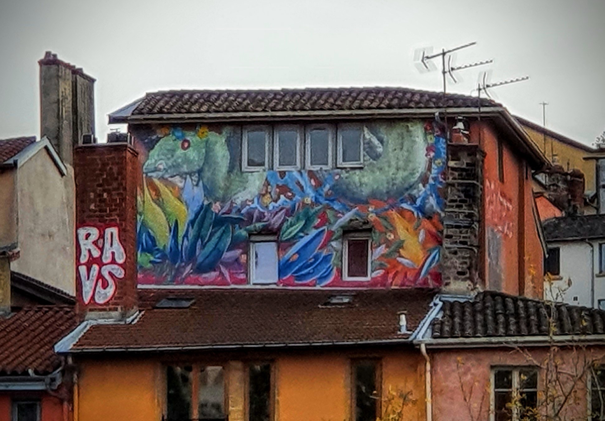 
								Street-art graffiti fresque 
								 
									60-90 Quai de Pierre-Scize
									
									Lyon
									France 
									Pat Finder
								Street-Art-Safari.com
								