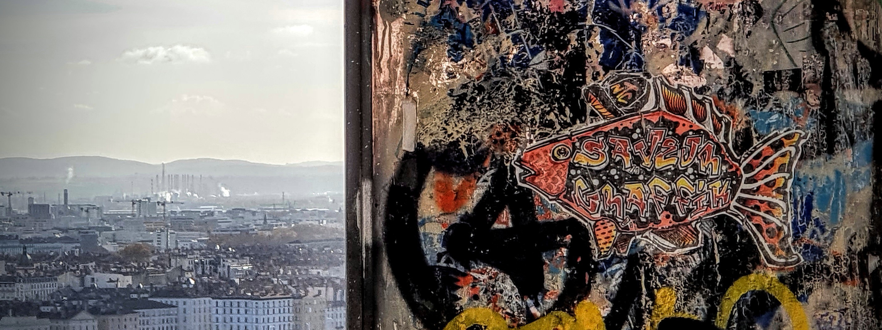 
								Street-art graffiti fresque 
								Saveur Graffik 
									6 Mont&eacute;e Lieutenant Allouche
									
									Lyon
									France 
									Pat Finder
								Street-Art-Safari.com
								