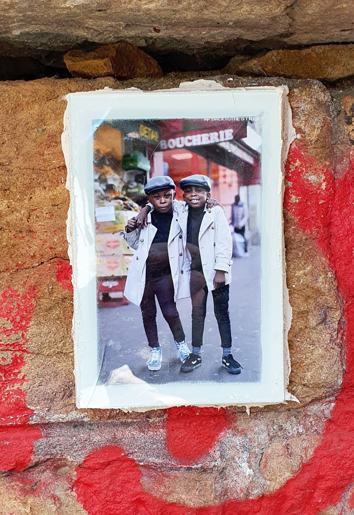 
								Street-art graffiti fresque 
								BackToTheStreet 
									5-1 Rue Terme
									
									Lyon
									France 
									Pat Finder
								Street-Art-Safari.com
								