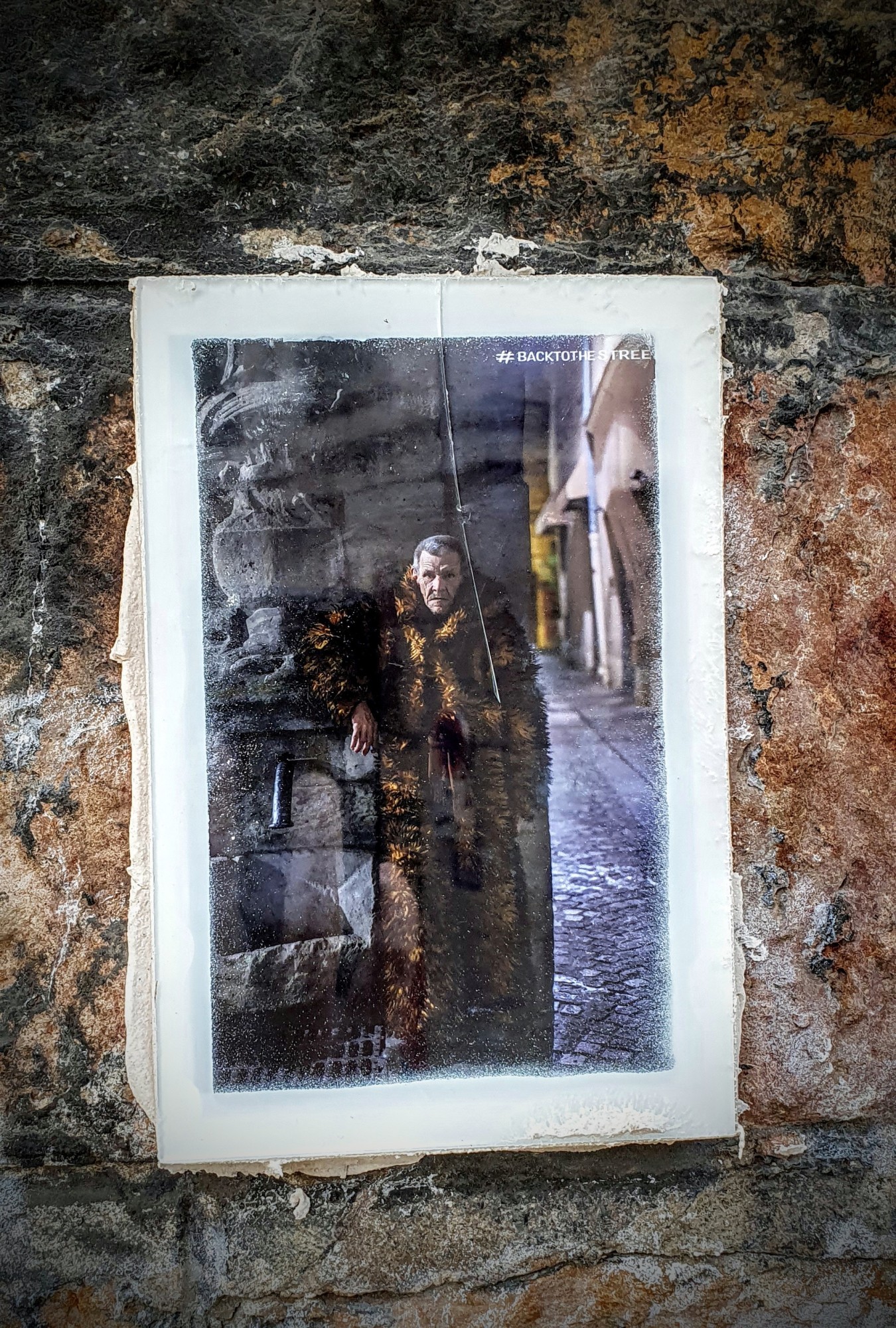 
								Street-art graffiti fresque 
								BackToTheStreet 
									1 Rue Pierre Poivre
									
									Lyon
									France 
									Pat Finder
								Street-Art-Safari.com
								