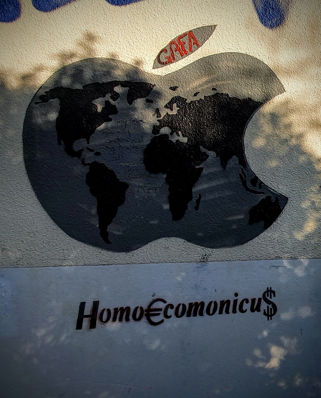 
								Street-art graffiti fresque 
								KillRoy 
									Jardin des Chartreux
									
									Lyon
									France 
									Pat Finder
								Street-Art-Safari.com
								