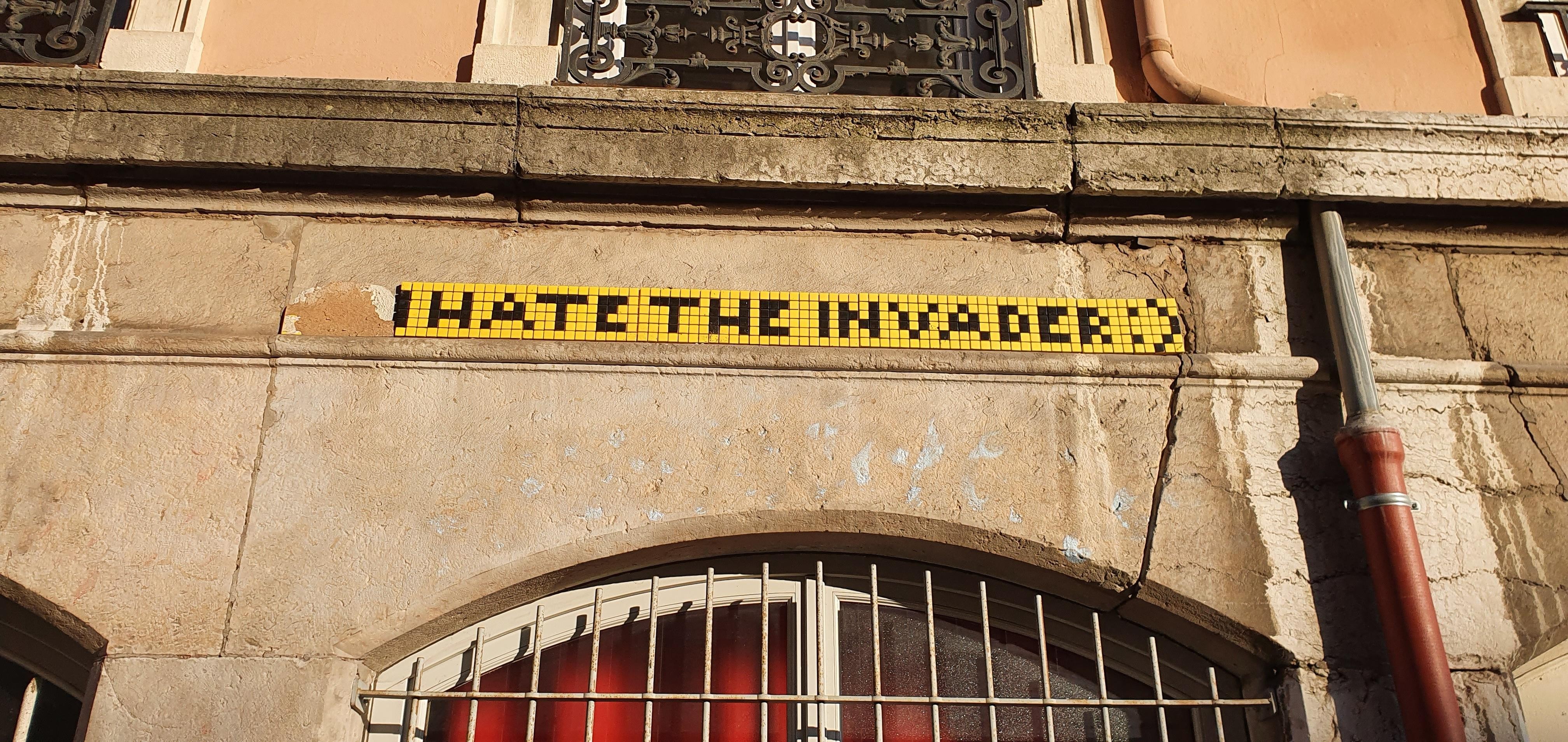 
								Street-art graffiti fresque 
								 
									7 Rue du Jardin des Plantes
									
									Lyon
									France 
									Pat Finder
								Street-Art-Safari.com
								