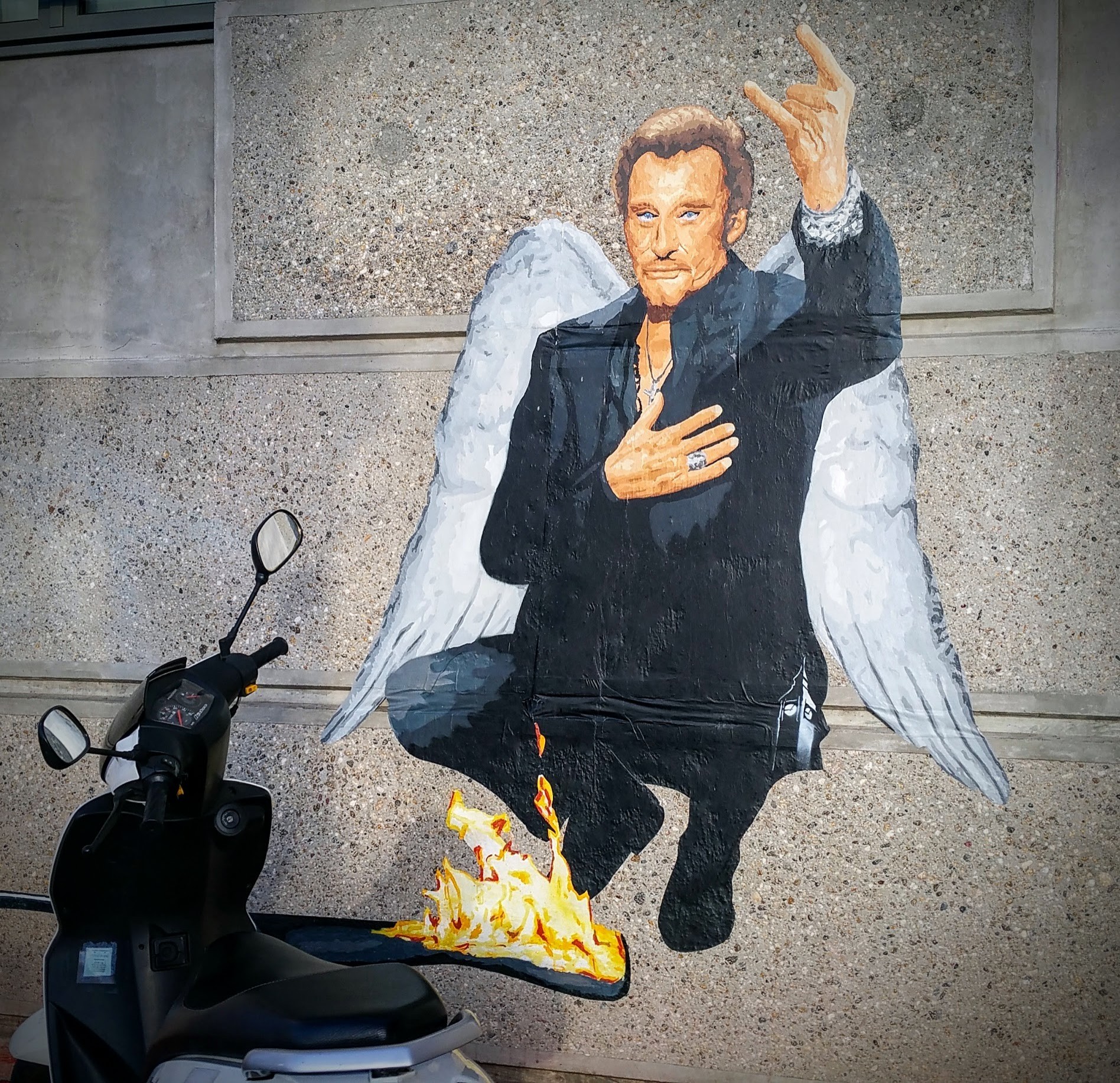 
								Street-art graffiti fresque 
								Big Ben 
									2-14 Cours G&eacute;n&eacute;ral Giraud
									
									Lyon
									France 
									Pat Finder
								Street-Art-Safari.com
								