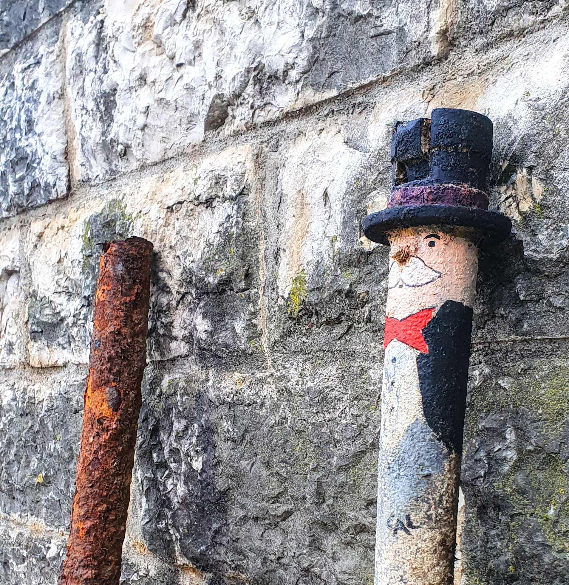 
								Street-art graffiti fresque 
								CAL 
									3 Quai Saint-Vincent
									
									Lyon
									France 
									Pat Finder
								Street-Art-Safari.com
								