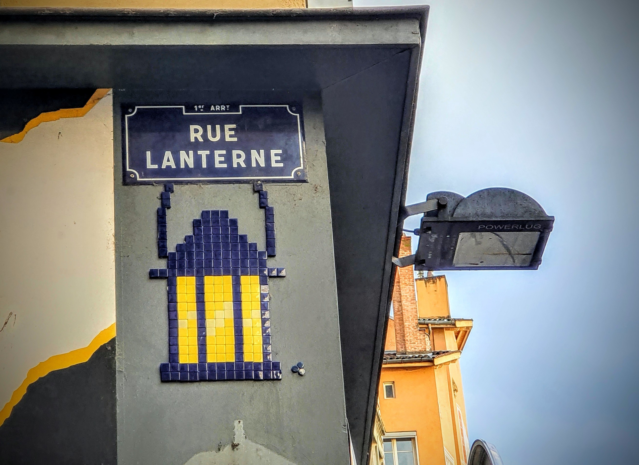 
								Street-art graffiti fresque 
								MifaMosa 
									17 Rue Lanterne
									
									Lyon
									France 
									Pat Finder
								Street-Art-Safari.com
								