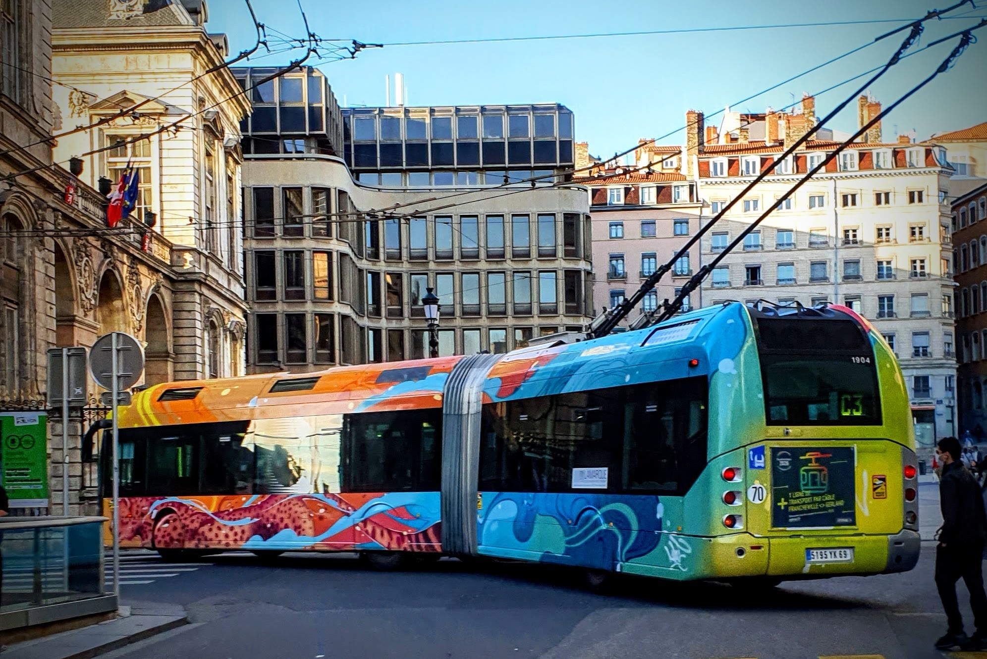 
								Street-art graffiti fresque 
								Kalouf 
									6 Rue de la R&eacute;publique
									
									Lyon
									France 
									Pat Finder
								Street-Art-Safari.com
								