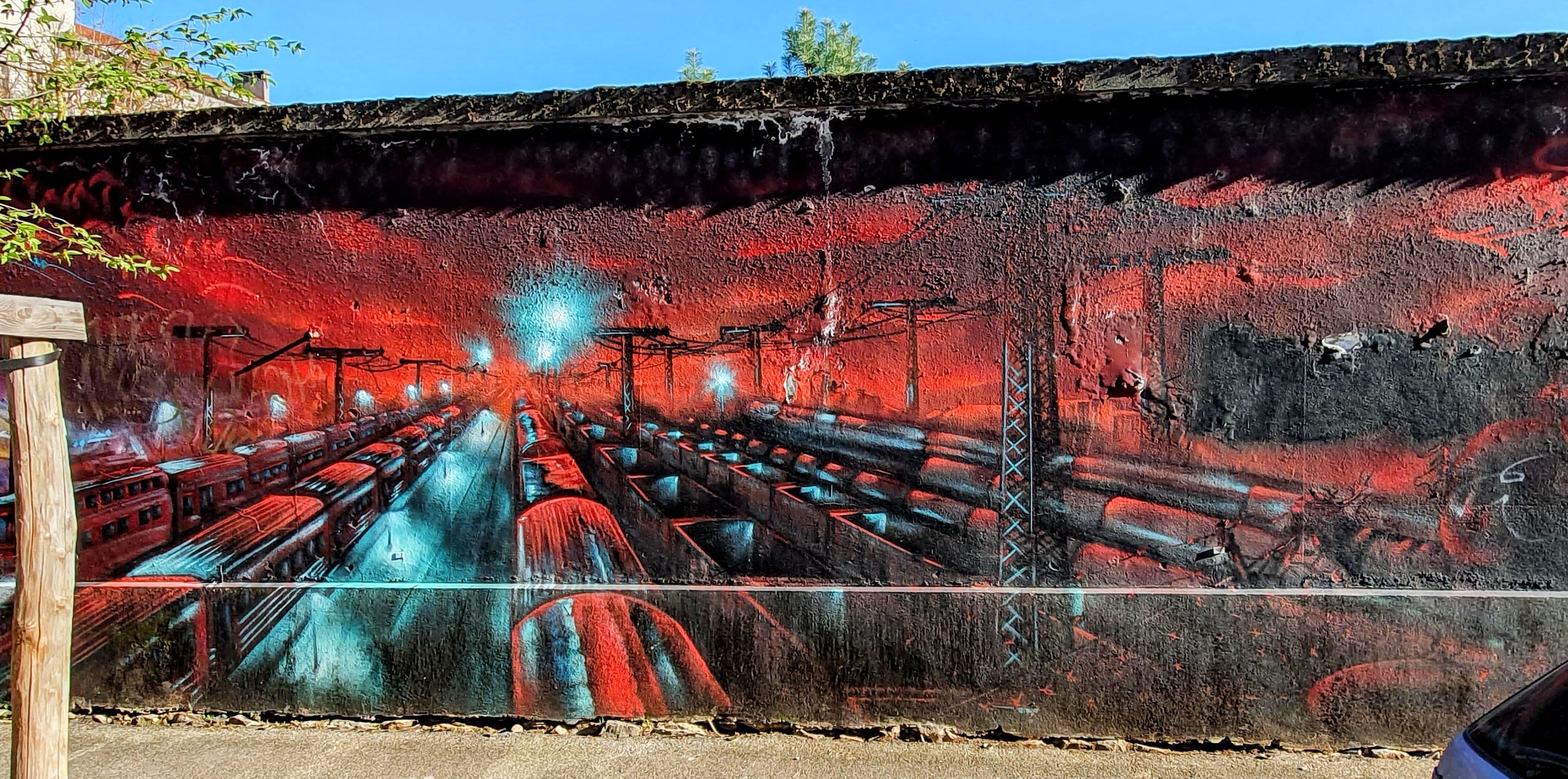 
								Street-art graffiti fresque 
								 
									12 Rue Humbert II
									
									Grenoble
									France 
									Pat Finder
								Street-Art-Safari.com
								