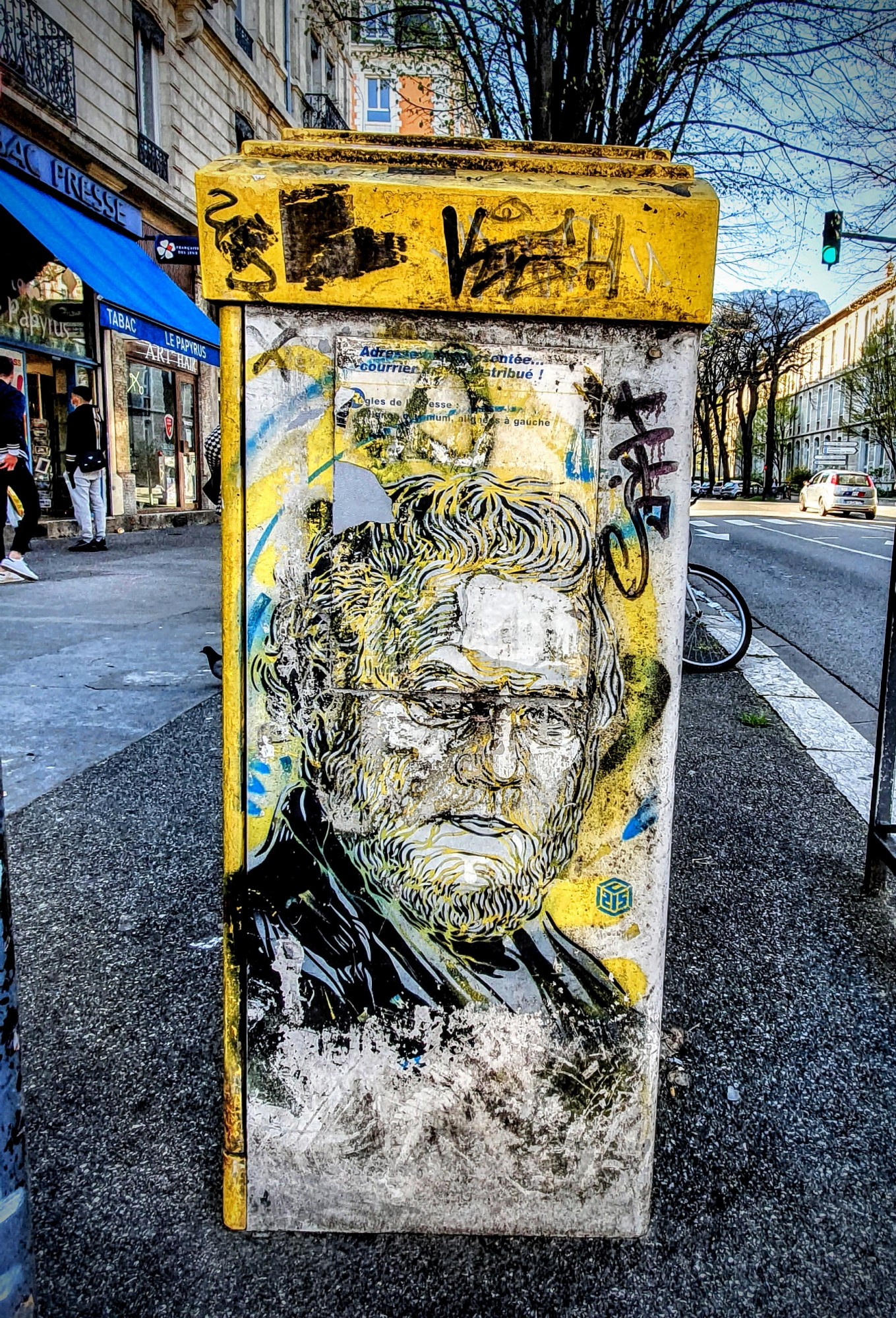 
								Street-art graffiti fresque 
								C215 
									32 Rue Fran&ccedil;ois Raoult
									38000
									Grenoble
									France 
									Pat Finder
								Street-Art-Safari.com
								