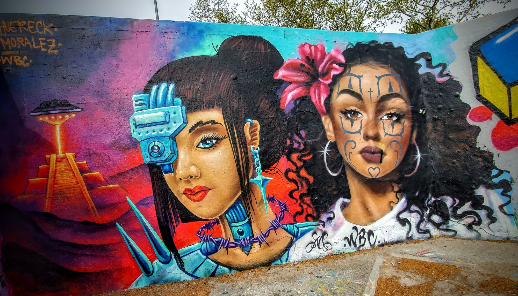 
								Street-art graffiti fresque 
								Huereck, Moralez xv3st 
									7 Pont Morand
									
									Lyon
									France 
									Pat Finder
								Street-Art-Safari.com
								