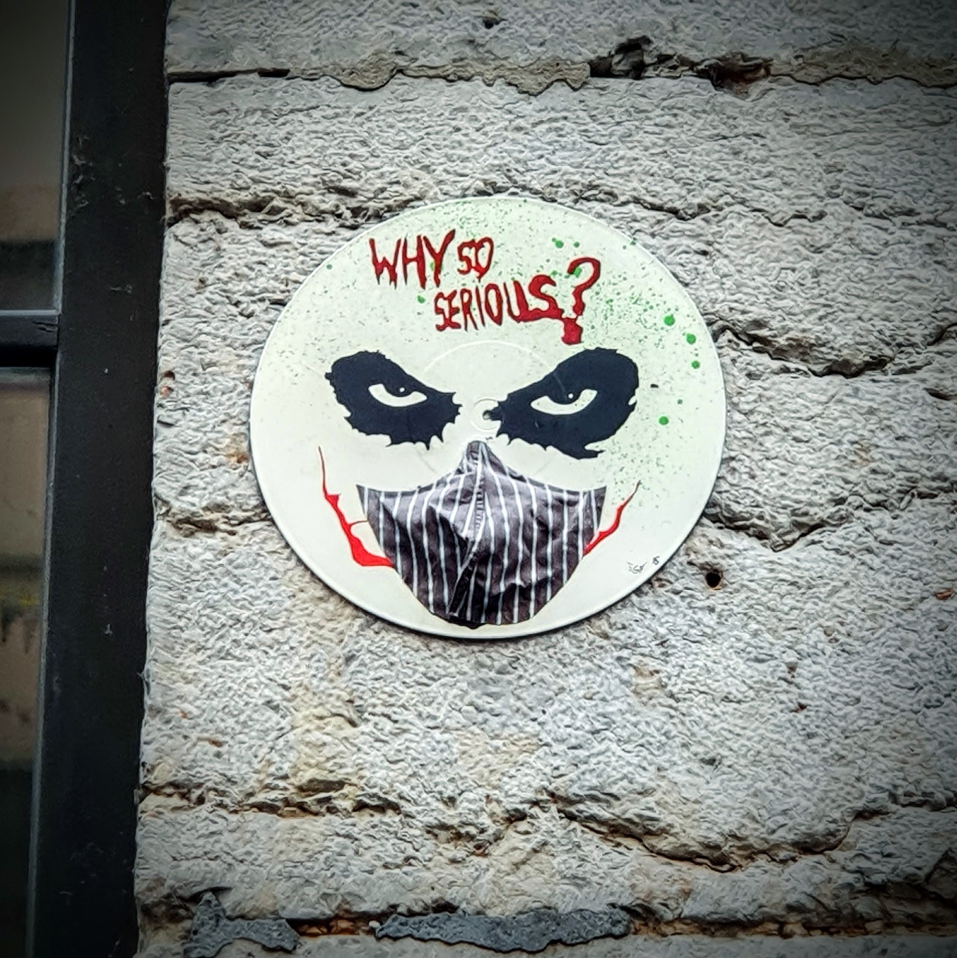 
								Street-art graffiti fresque 
								Yene Omax 
									12 Rue Royale
									
									Lyon
									France 
									Pat Finder
								Street-Art-Safari.com
								