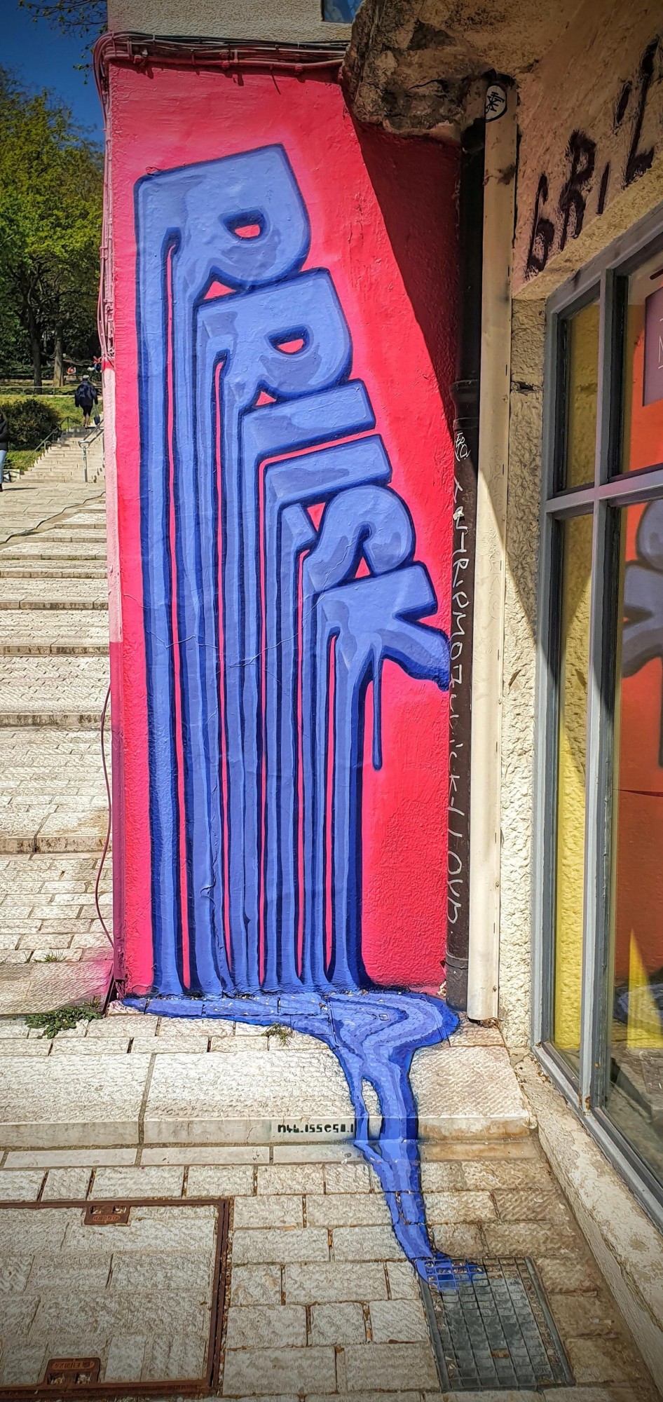 
								Street-art graffiti fresque 
								Brusk 
									1 Rue Imbert-Colom&egrave;s
									
									Lyon
									France 
									Pat Finder
								Street-Art-Safari.com
								