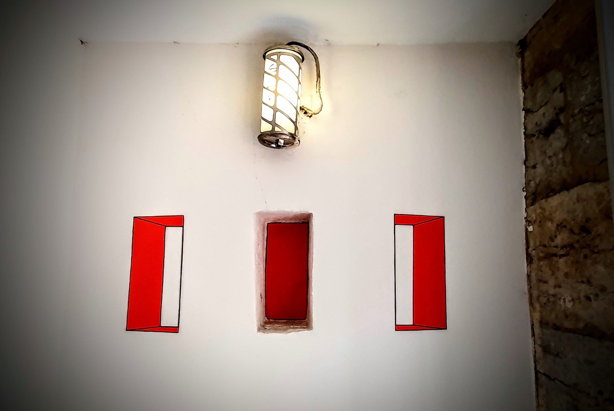 
								Street-art graffiti fresque 
								 
									11 Rue de Lorette
									69001
									Lyon
									France 
									Pat Finder
								Street-Art-Safari.com
								