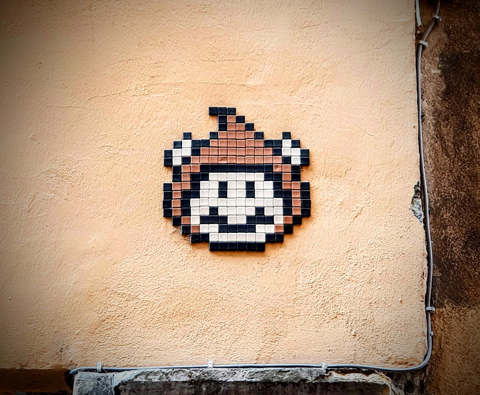 
								Street-art graffiti fresque 
								In The Woup 
									5 Rue D&eacute;sir&eacute;e
									69001
									Lyon
									France 
									Pat Finder
								Street-Art-Safari.com
								