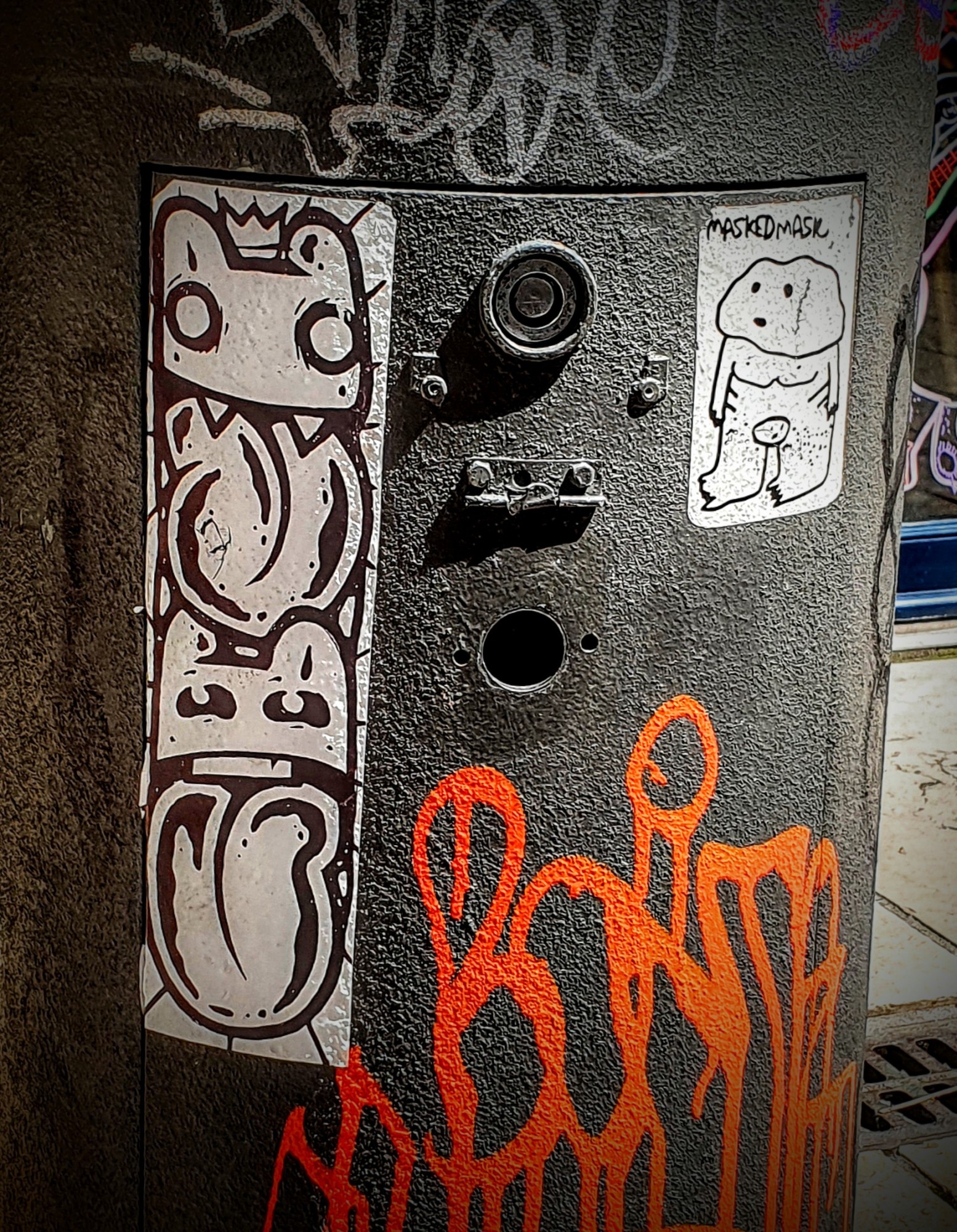 
								Street-art graffiti fresque 
								MaskedMask 
									1-3 Place des Capucins
									
									Lyon
									France 
									Pat Finder
								Street-Art-Safari.com
								