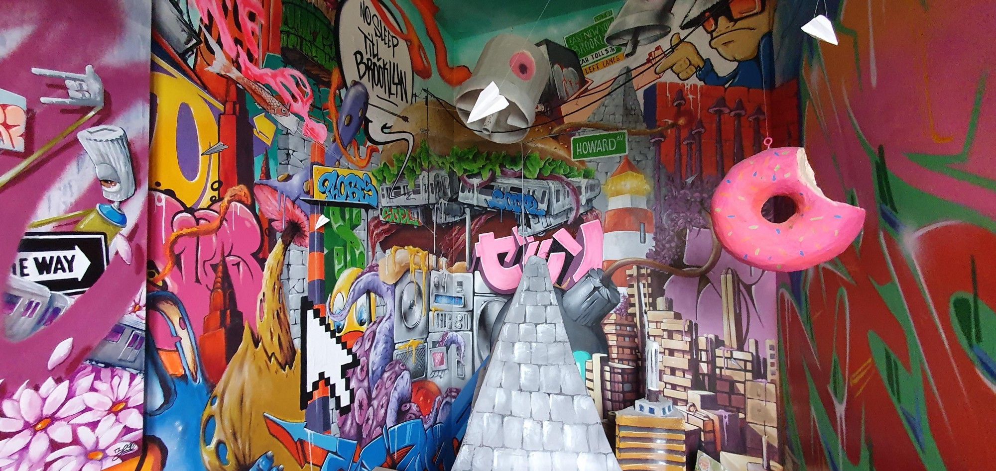 
								Street-art graffiti fresque 
								Zeso 
									Les Bruy&egrave;res de B&eacute;guin
									03320
									Lurcy-L&eacute;vis
									France 
									
								Street-Art-Safari.com
								