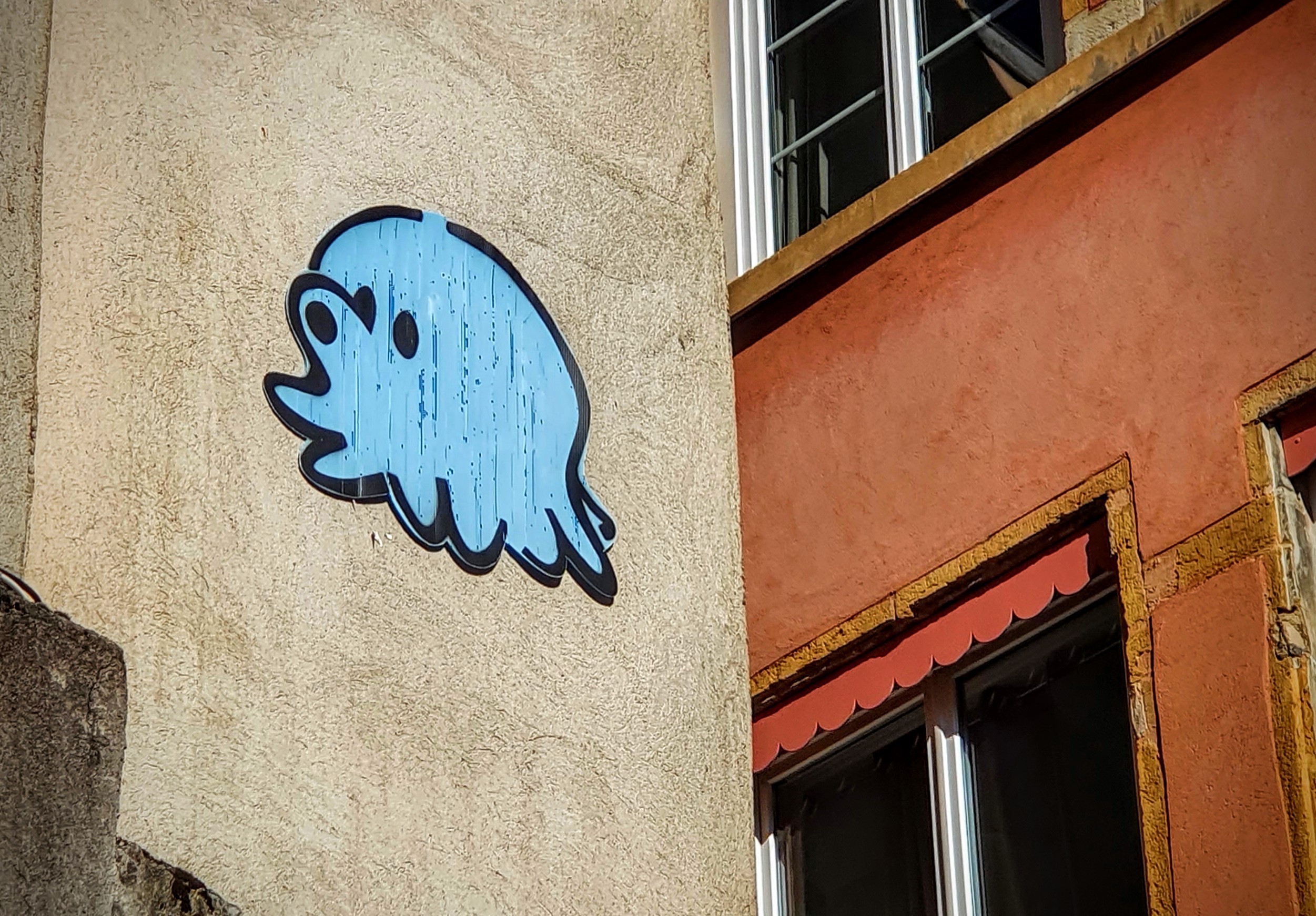 
								Street-art graffiti fresque 
								GZUP 
									14 Rue Sergent Blandan
									69001
									Lyon
									France 
									Pat Finder
								Street-Art-Safari.com
								