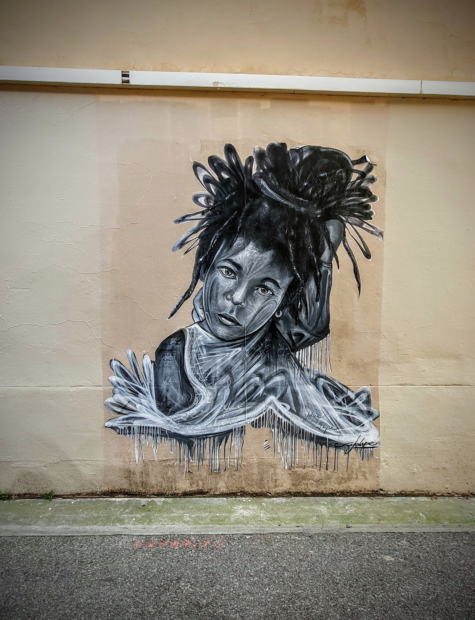 
								Street-art graffiti fresque 
								Ifolap&eacute; 
									32 Rue Thiers
									38000
									Grenoble
									France 
									Pat Finder
								Street-Art-Safari.com
								