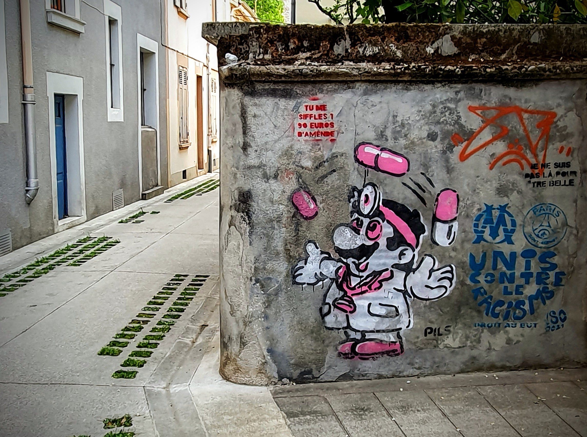 
								Street-art graffiti fresque 
								Pils 
									2 Rue Condorcet
									38000
									Grenoble
									France 
									Pat Finder
								Street-Art-Safari.com
								