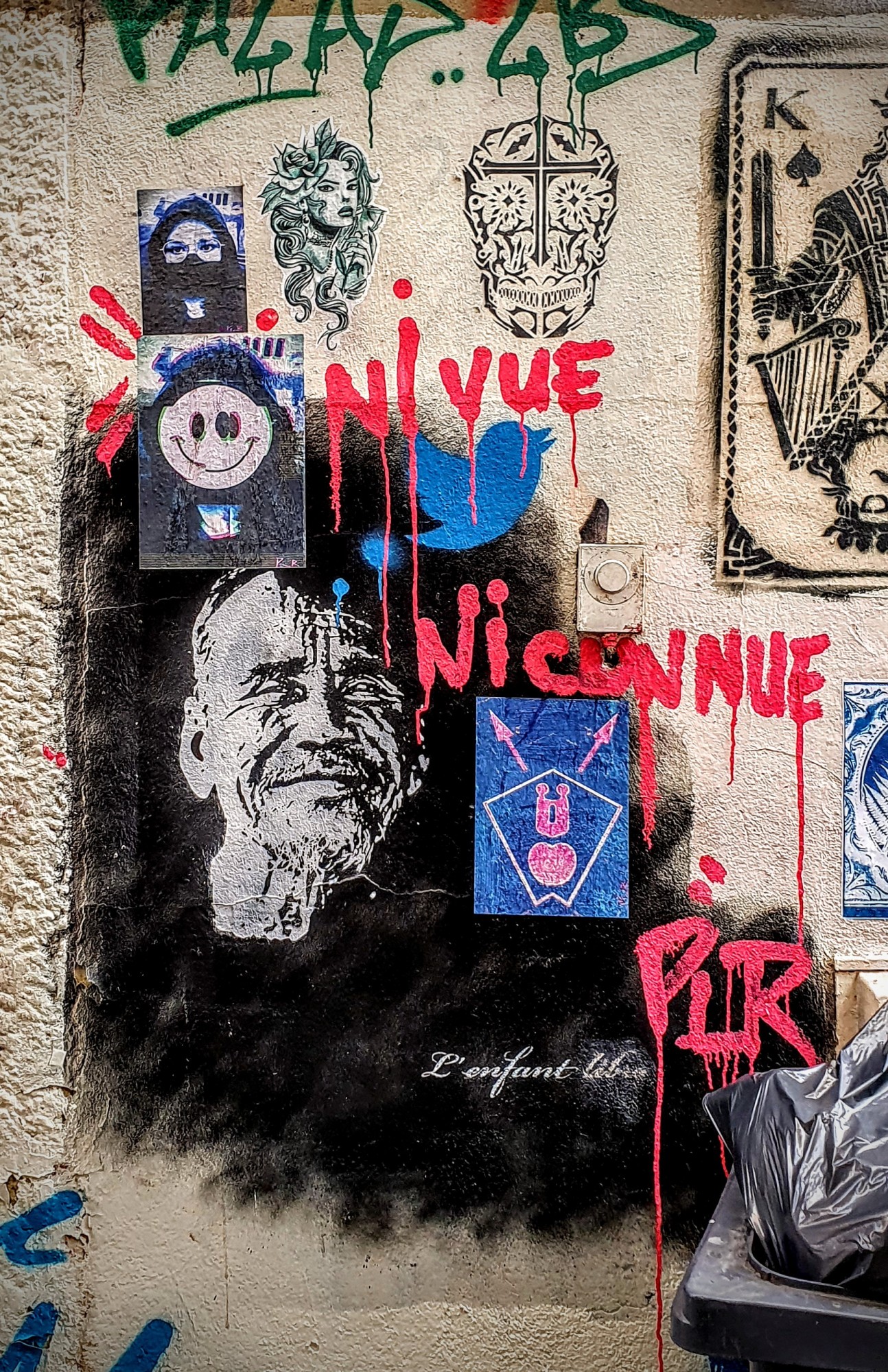 
								Street-art graffiti fresque 
								L'enfant libre, Sedlex 
									17 Cours Berriat
									38000
									Grenoble
									France 
									Pat Finder
								Street-Art-Safari.com
								