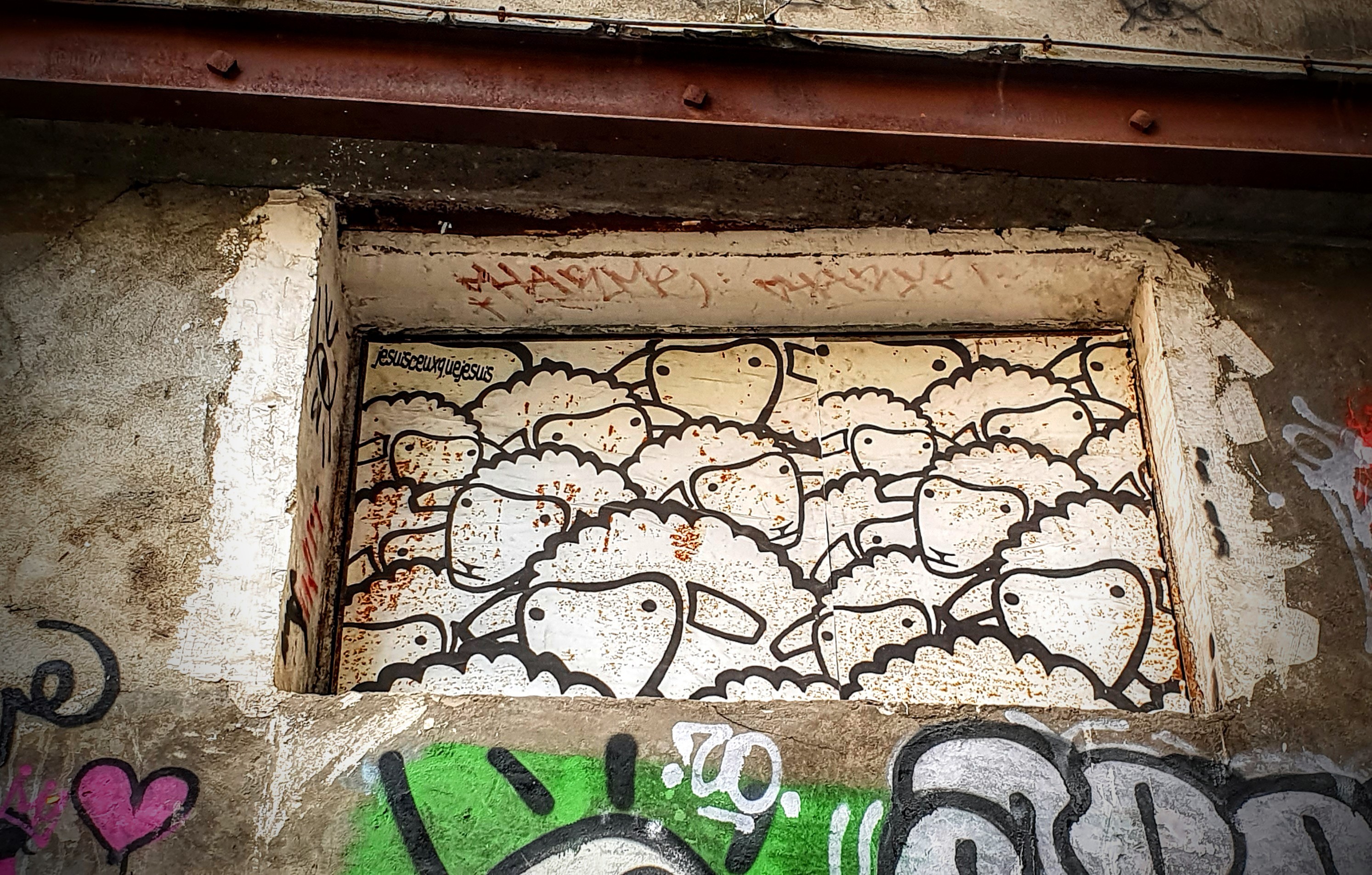 
								Street-art graffiti fresque 
								The Sheepest 
									17 Cours Berriat
									38000
									Grenoble
									France 
									Pat Finder
								Street-Art-Safari.com
								