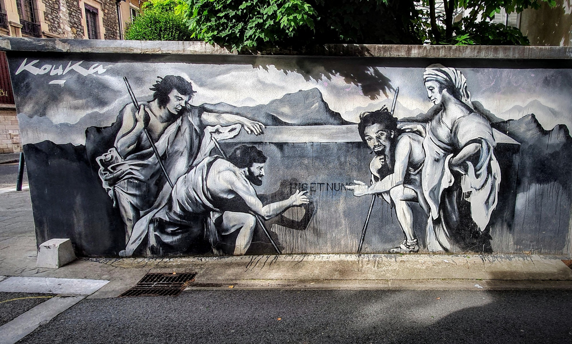 
								Street-art graffiti fresque 
								Kouka Ntadi 
									31 Rue Thiers
									38000
									Grenoble
									France 
									Pat Finder
								Street-Art-Safari.com
								