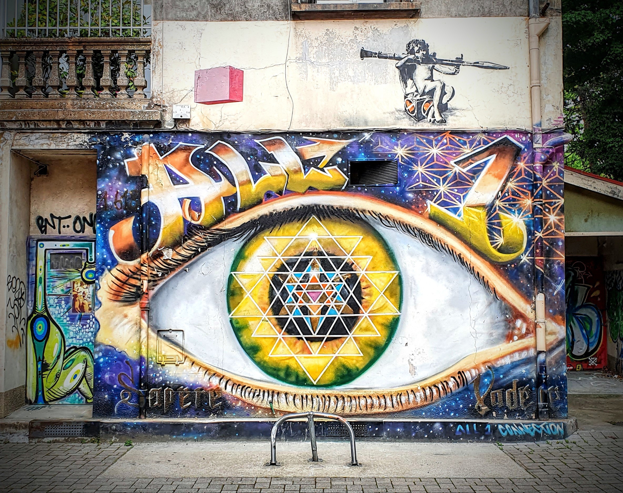 
								Street-art graffiti fresque 
								Goin Art, MR CHAIX 
									36 Rue Genissieu
									38000
									Grenoble
									France 
									Pat Finder
								Street-Art-Safari.com
								