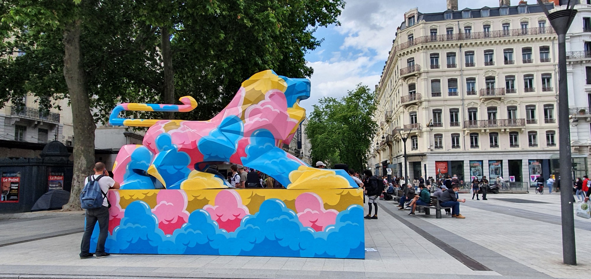 
								Street-art graffiti fresque 
								Birdy Kids 
									42 Rue de la R&eacute;publique
									69002
									Lyon
									France 
									Pat Finder
								Street-Art-Safari.com
								