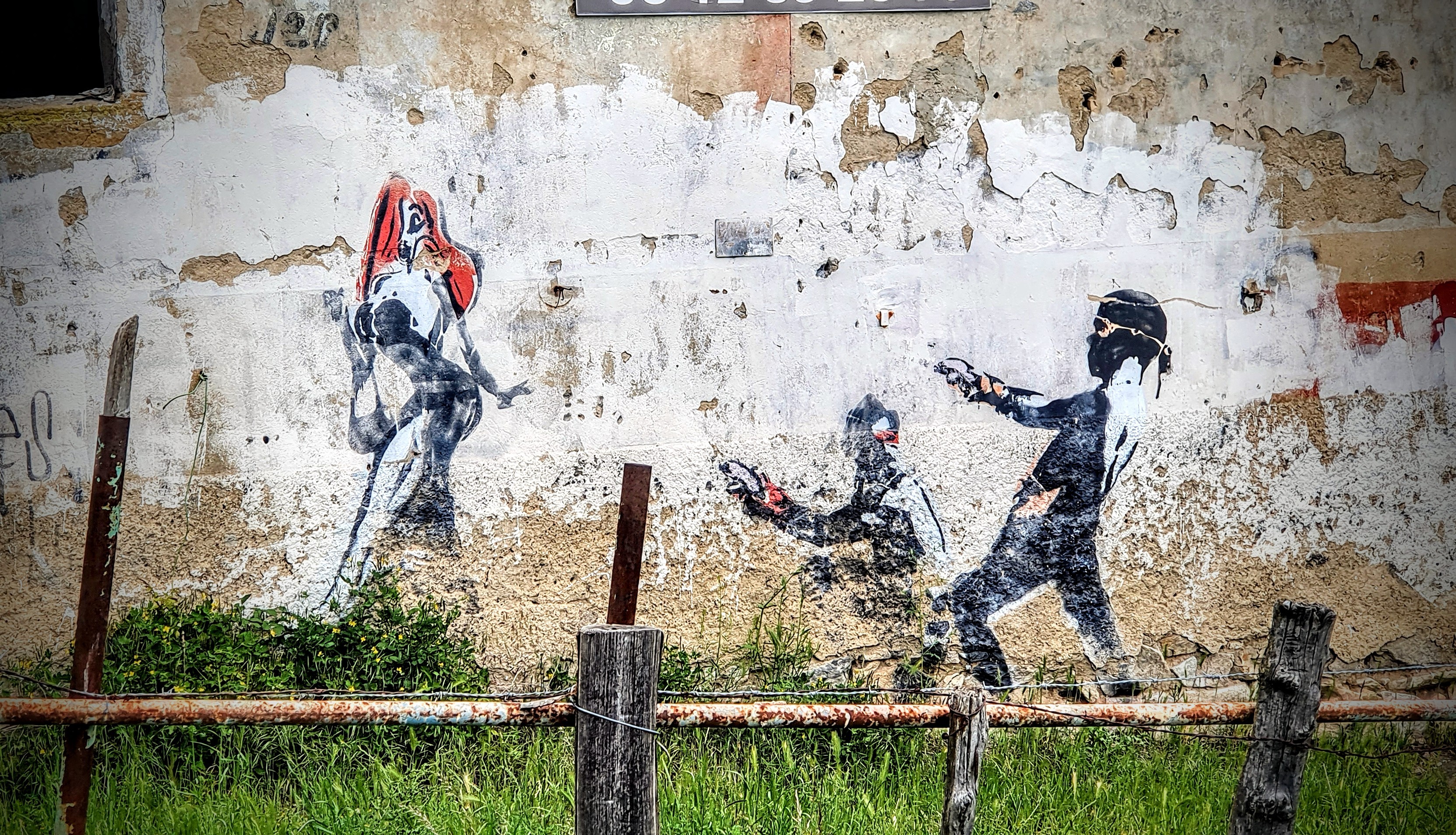 
								Street-art graffiti fresque 
								 
									495 Chemin du Combard
									69440
									Taluyers
									France 
									Pat Finder
								Street-Art-Safari.com
								