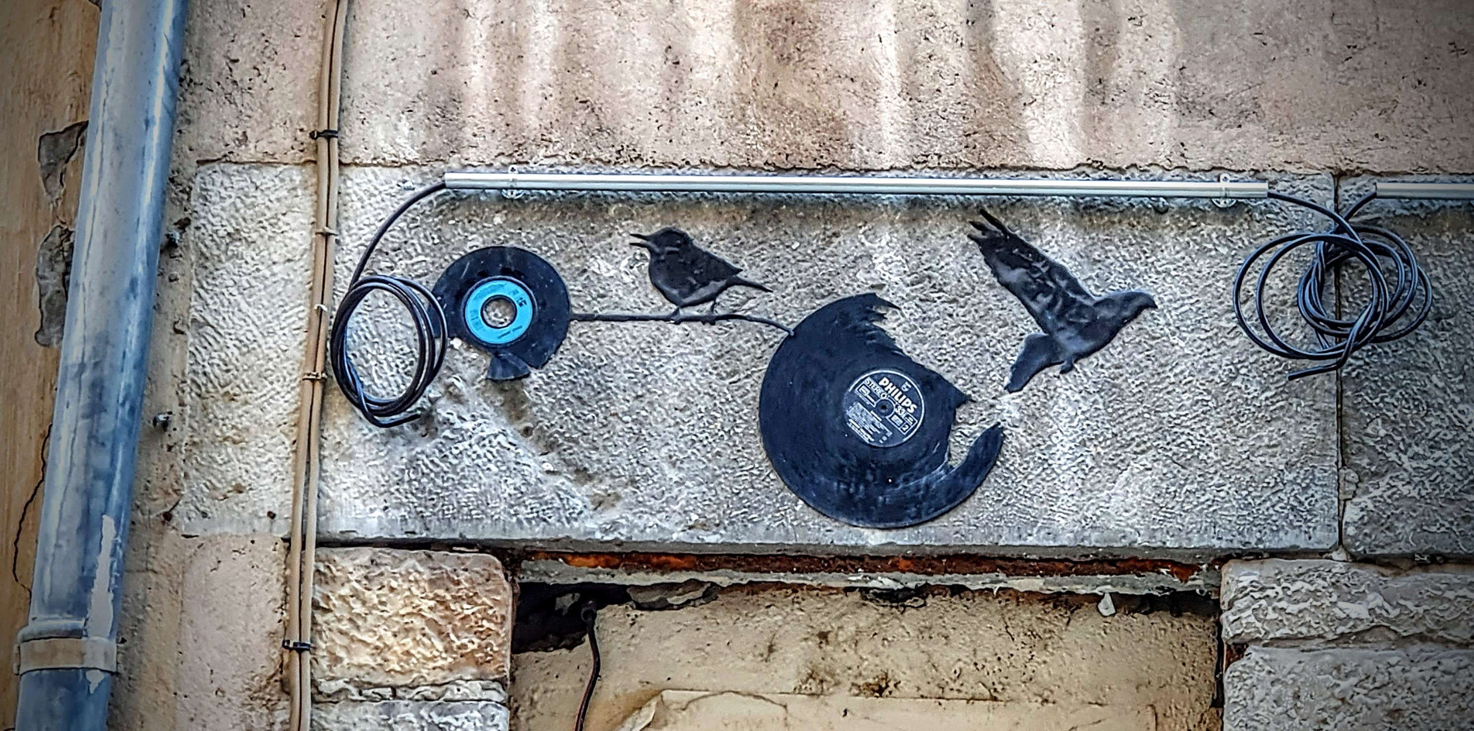 
								Street-art graffiti fresque 
								Kesa 
									1 Rue Burdeau
									69001
									Lyon
									France 
									Pat Finder
								Street-Art-Safari.com
								