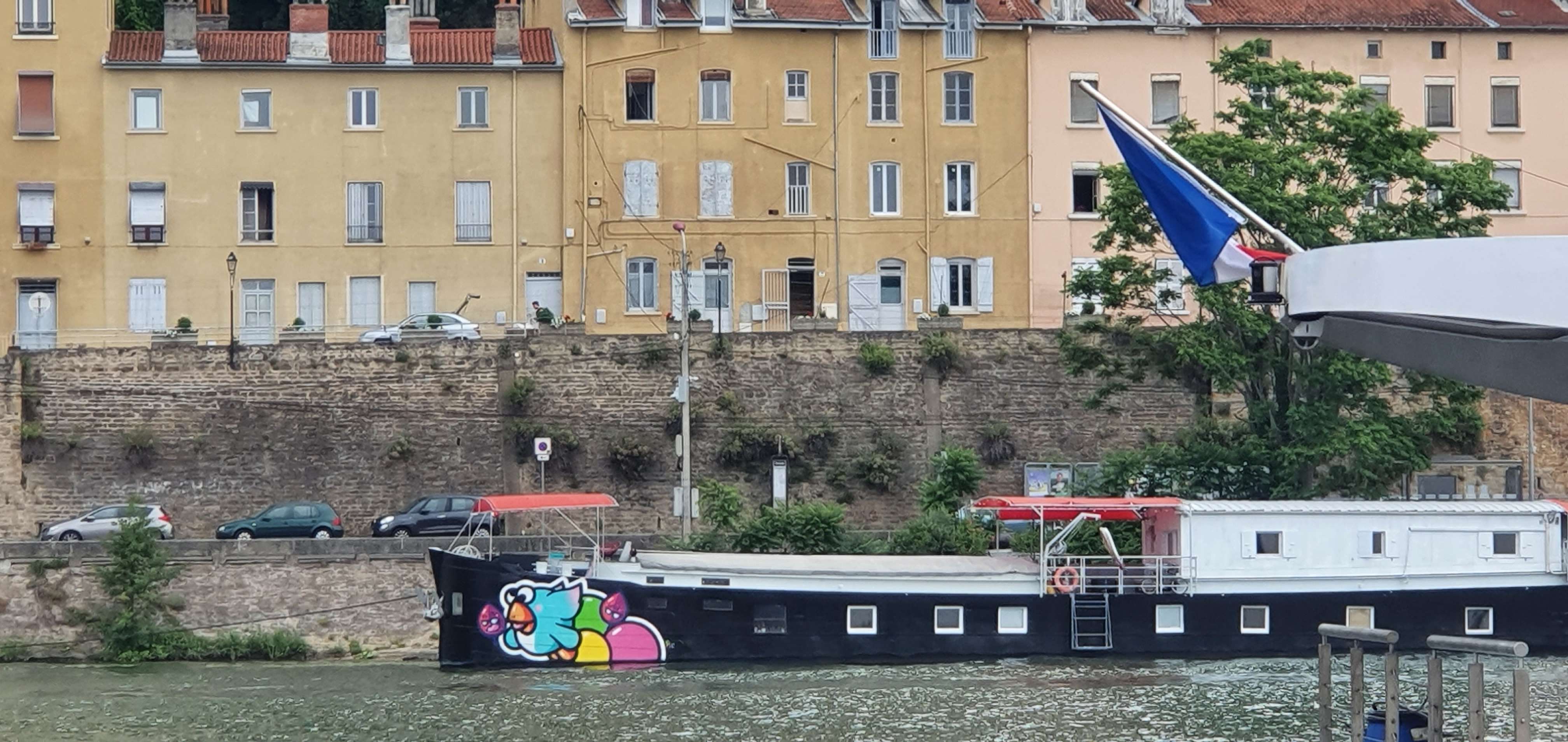 
								Street-art graffiti fresque 
								PEC 
									Square du G&eacute;n&eacute;ral Guy Delfosse
									69002
									Lyon
									France 
									Pat Finder
								Street-Art-Safari.com
								