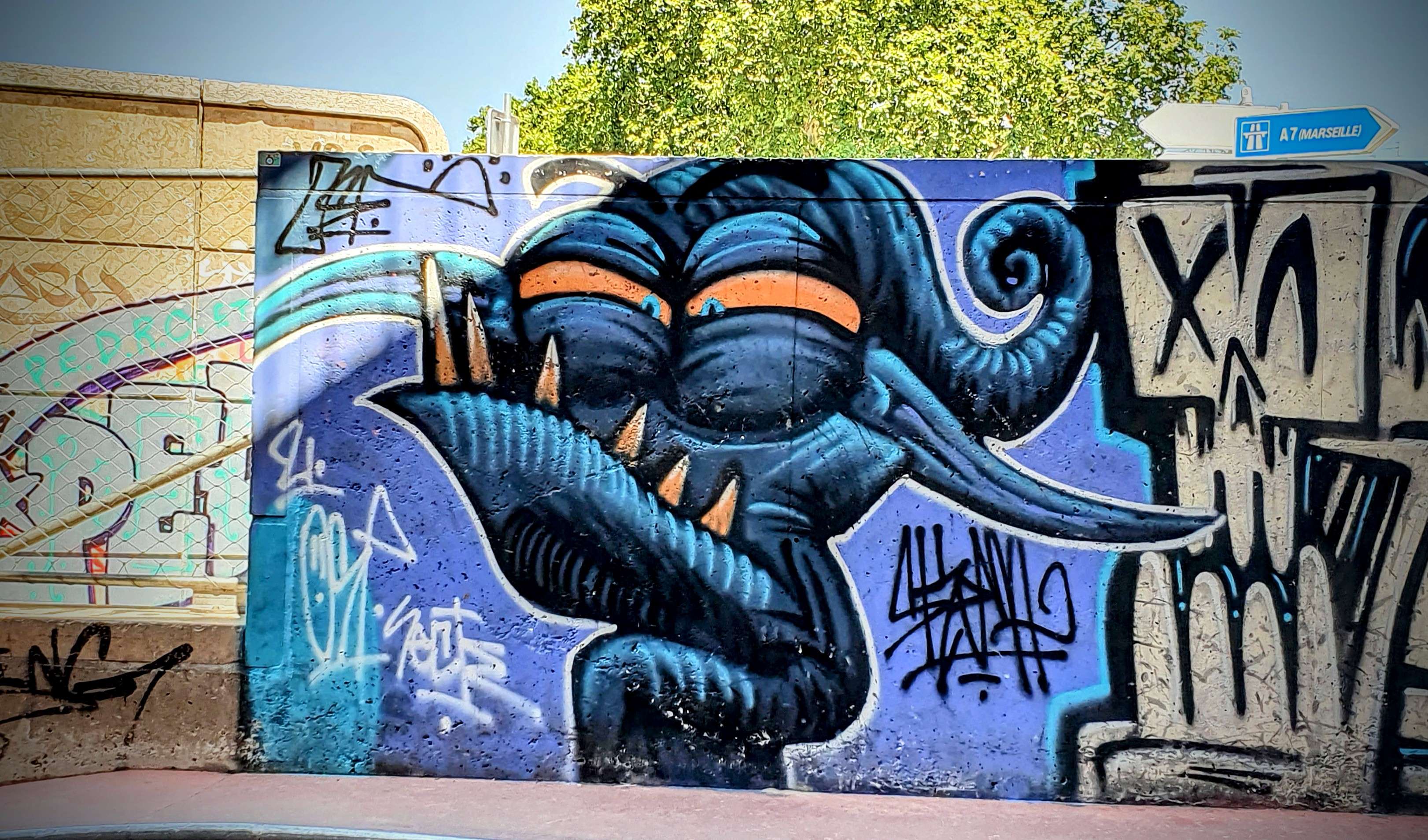 
								Street-art graffiti fresque 
								Skema 
									Cours de Verdun Gensoul
									69002
									Lyon
									France 
									Pat Finder
								Street-Art-Safari.com
								