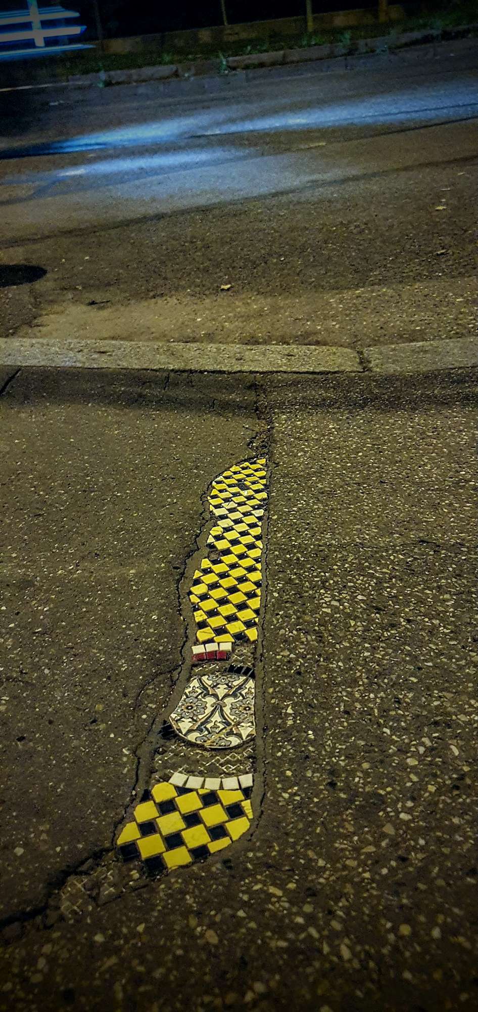 
								Street-art graffiti fresque 
								Ememem 
									11 Quai Jean Moulin
									69002
									Lyon
									France 
									Pat Finder
								Street-Art-Safari.com
								