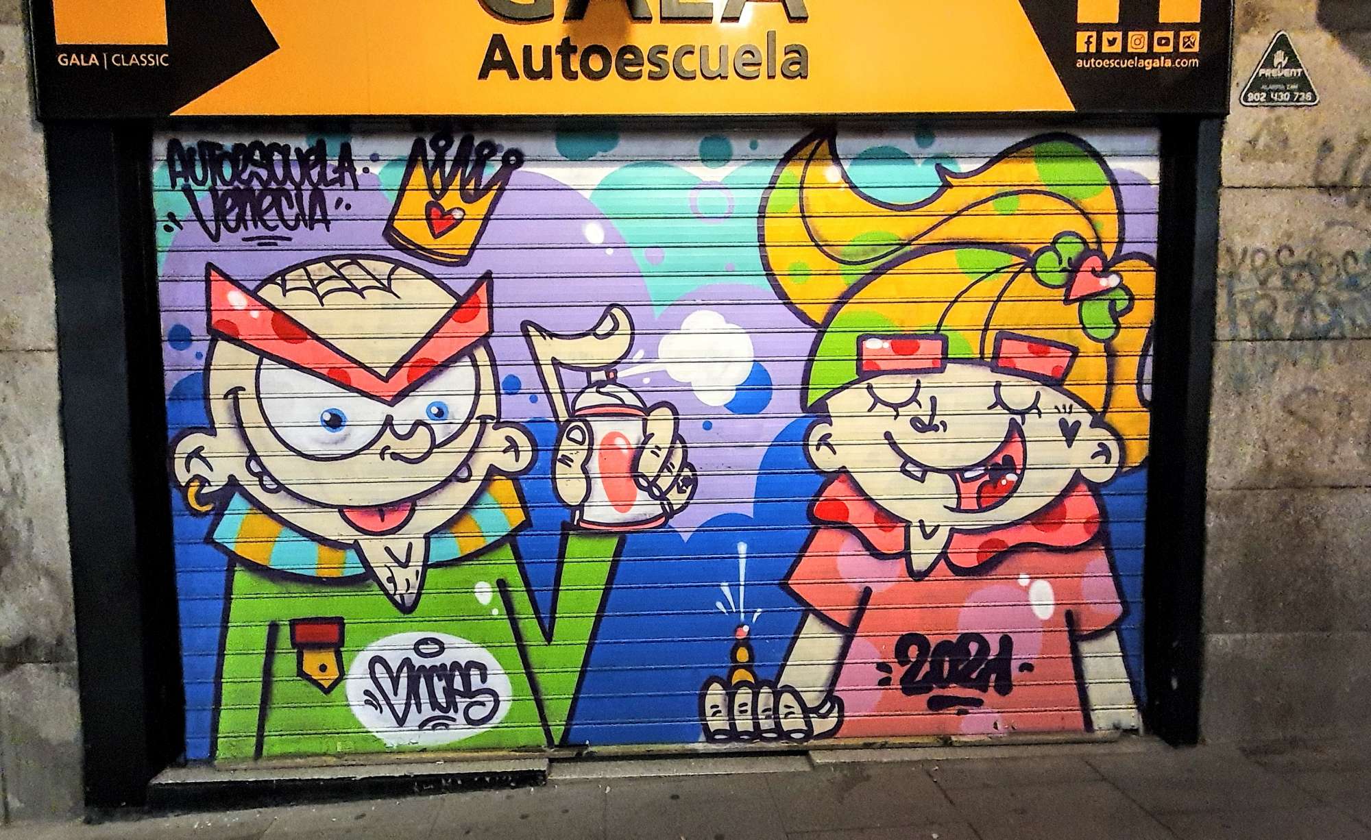 
								Street-art graffiti fresque 
								 
									9 Calle de las Infantas
									28004
									Madrid
									Spain 
									DumDum
								Street-Art-Safari.com
								