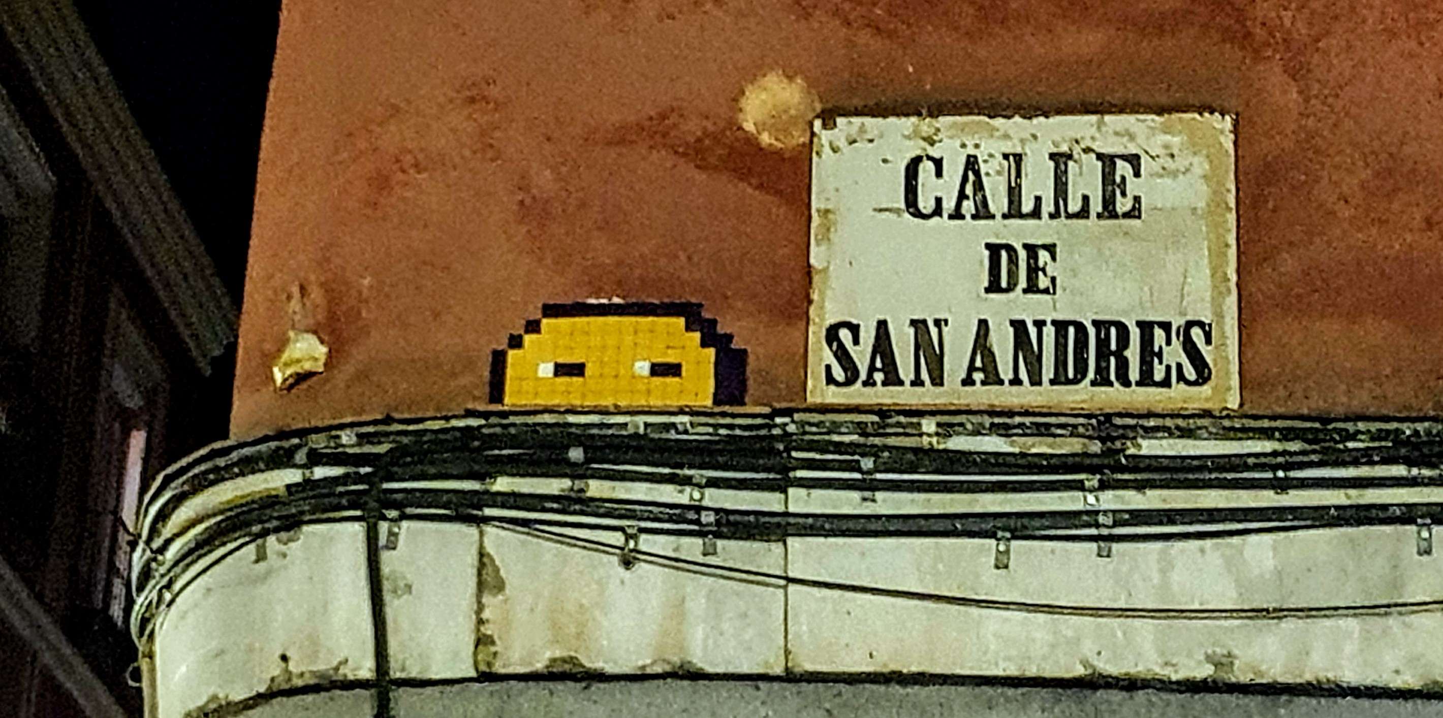 
								Street-art graffiti fresque 
								 
									11 Calle de San Andr&eacute;s
									28004
									Madrid
									Spain 
									DumDum
								Street-Art-Safari.com
								