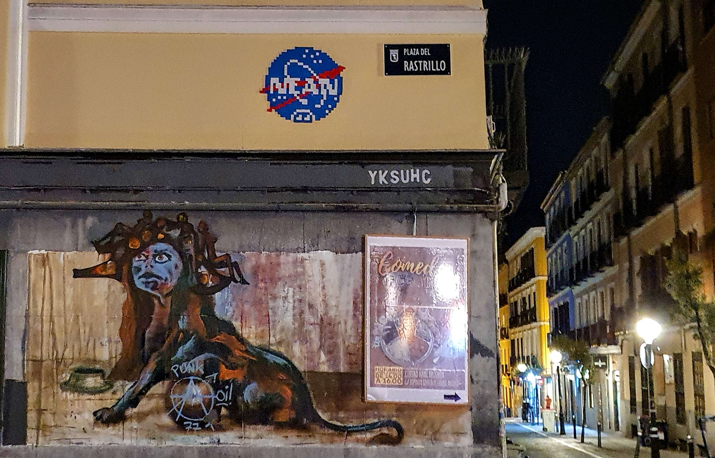 
								Street-art graffiti fresque 
								 
									2 Calle de San Andr&eacute;s
									28004
									Madrid
									Spain 
									DumDum
								Street-Art-Safari.com
								