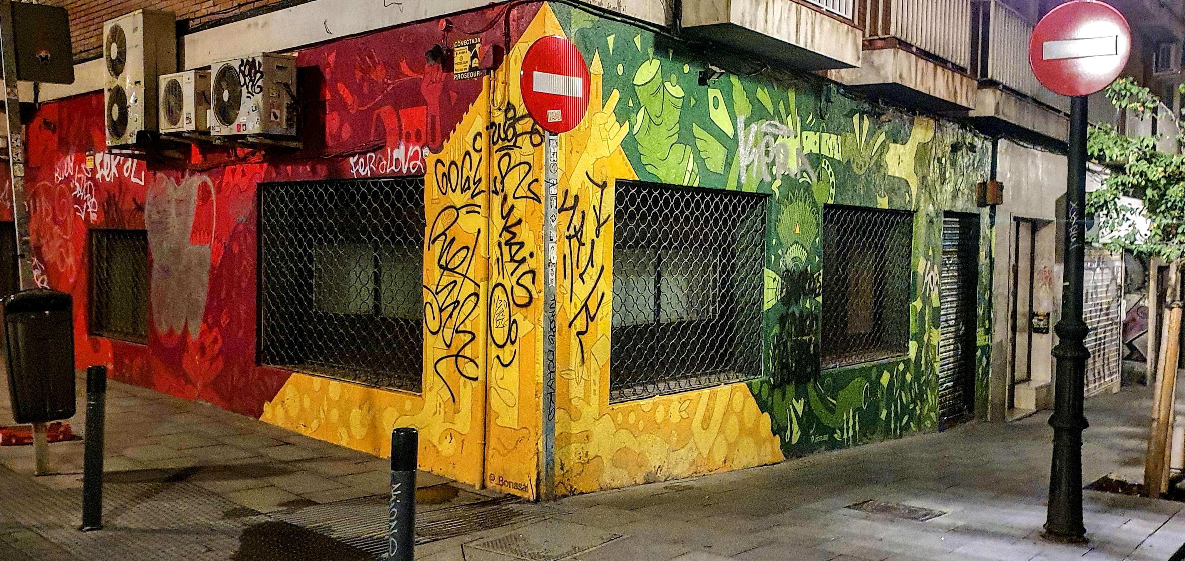 
								Street-art graffiti fresque 
								 
									20 Calle de Amaniel
									28015
									Madrid
									Spain 
									DumDum
								Street-Art-Safari.com
								