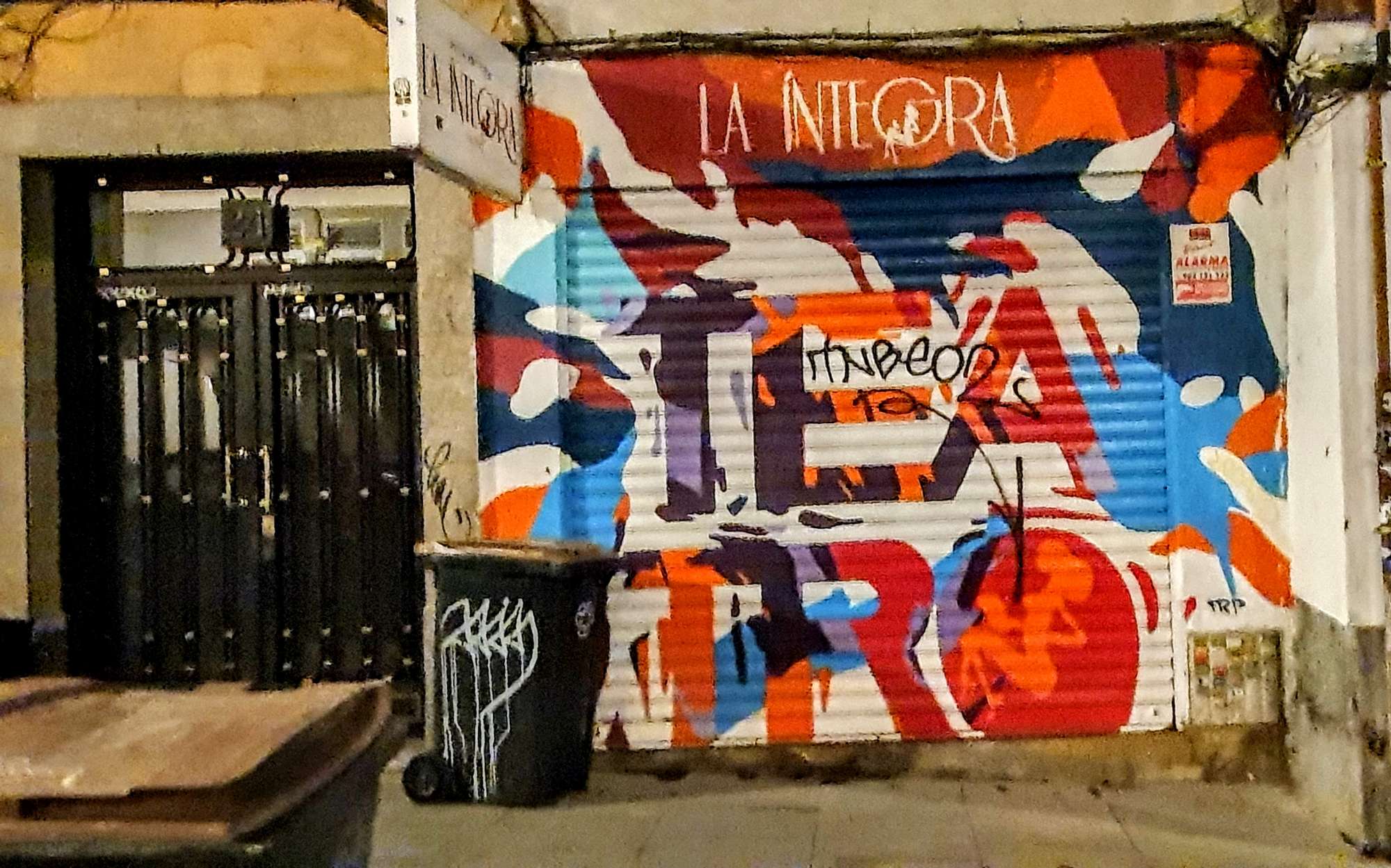 
								Street-art graffiti fresque 
								 
									20 Calle de Amaniel
									28015
									Madrid
									Spain 
									DumDum
								Street-Art-Safari.com
								