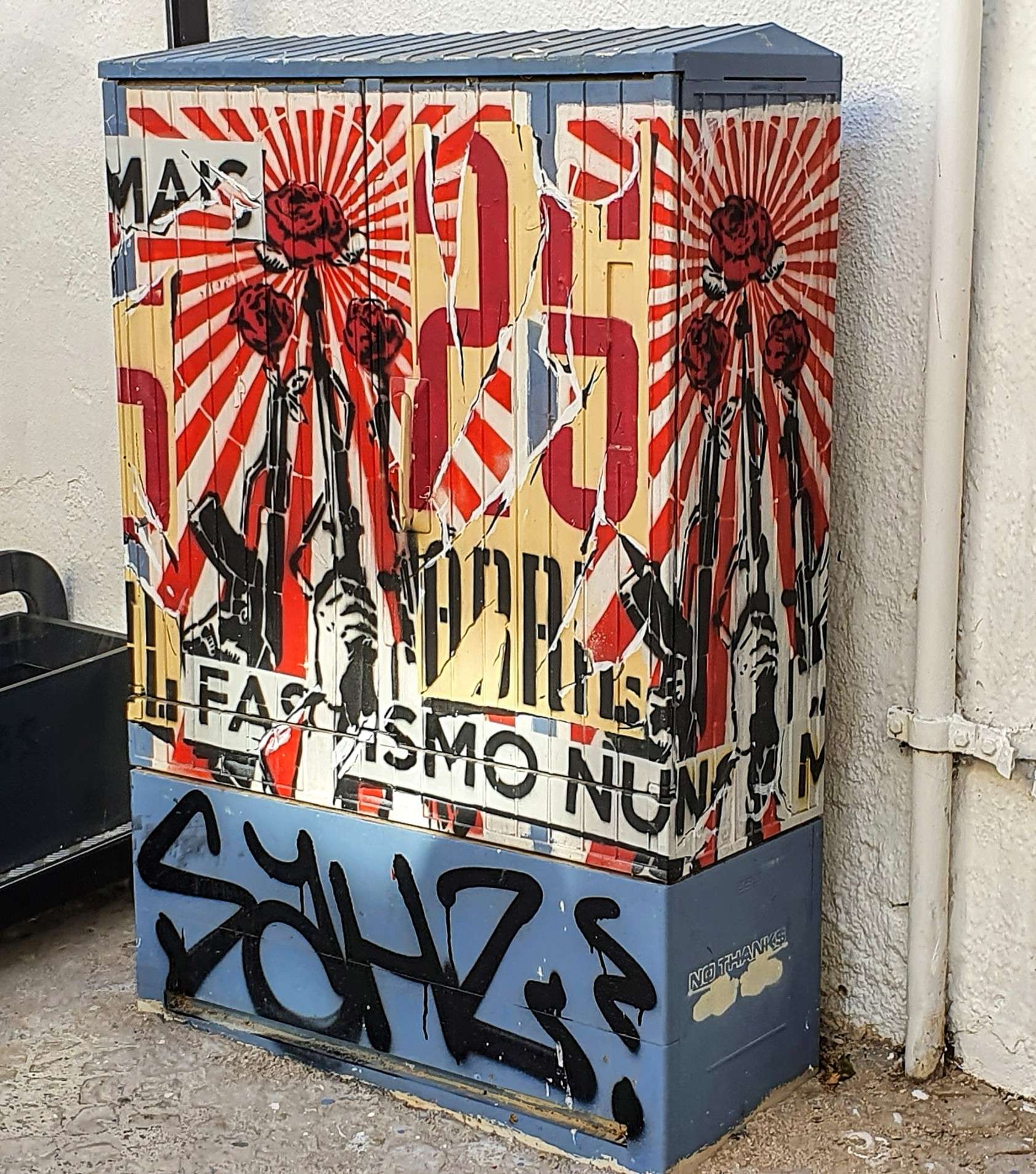 
								Street-art graffiti fresque 
								 
									1 Rua 25 de Abril
									8600-674
									Lagos
									Portugal 
									Pat Finder
								Street-Art-Safari.com
								