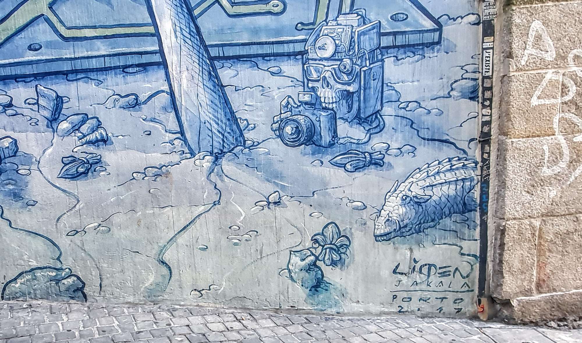 
								Street-art graffiti fresque 
								Liqen 
									119 Rua Afonso Martins Alho
									4000
									Porto
									Portugal 
									Pat Finder
								Street-Art-Safari.com
								